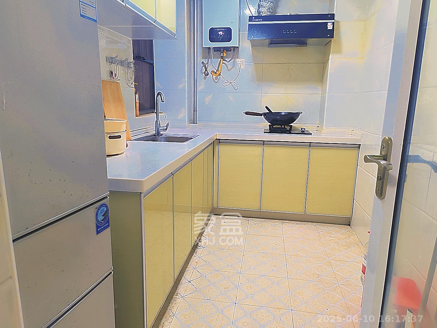 怡海星城 2室2厅1卫 1600.0元/月 怡海星城 2室2厅1卫 1600.0元/月室内图