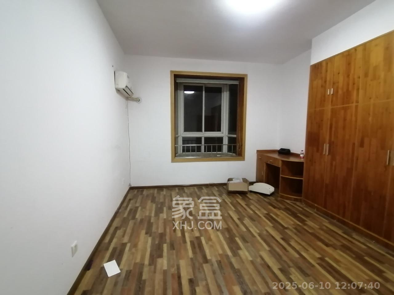 长远华樟名府 4室2厅1卫 3200.0元/月 长远华樟名府 4室2厅1卫 3200.0元/月室内图