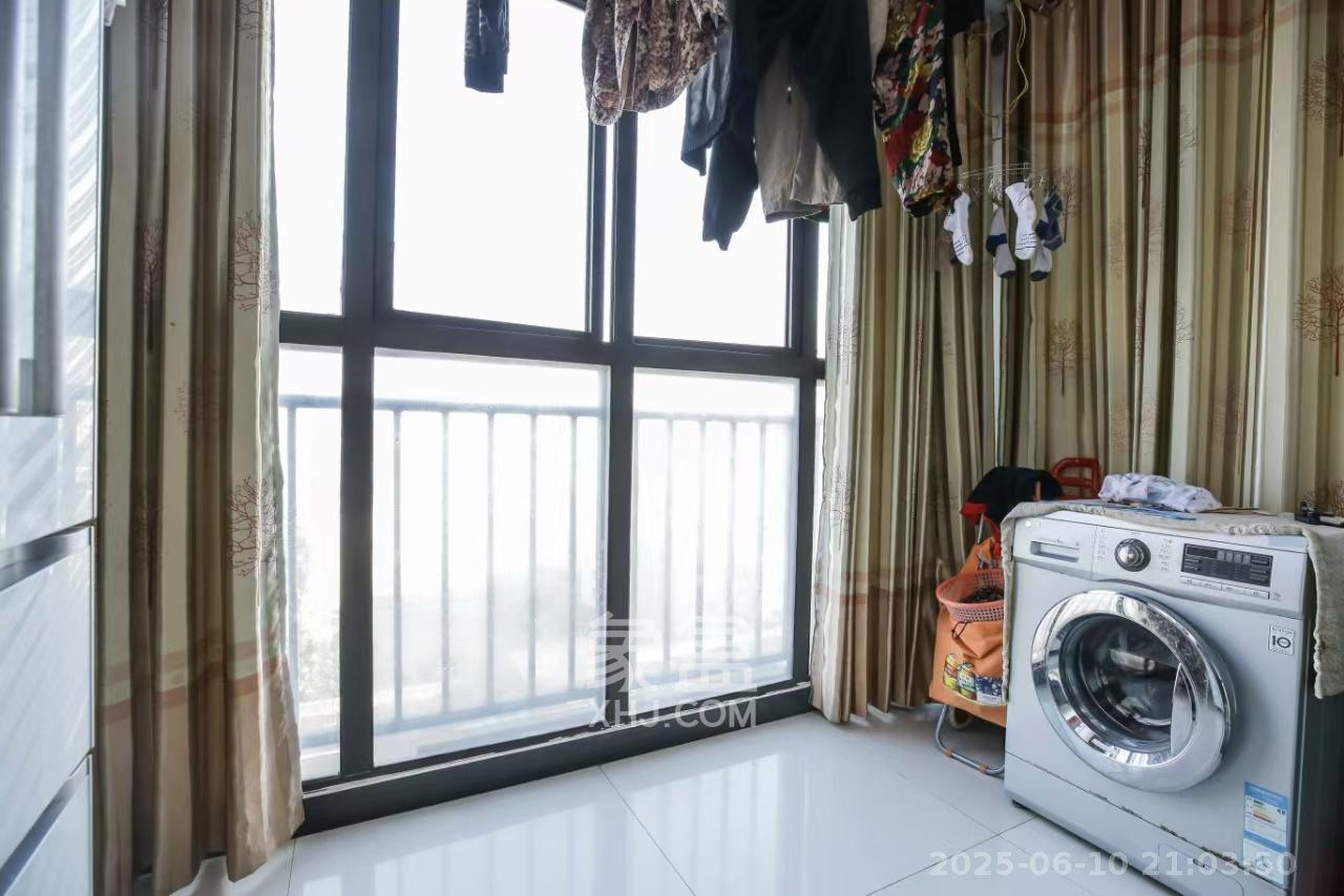 南枫时光  3室2厅1卫   3000.00元/月室内图