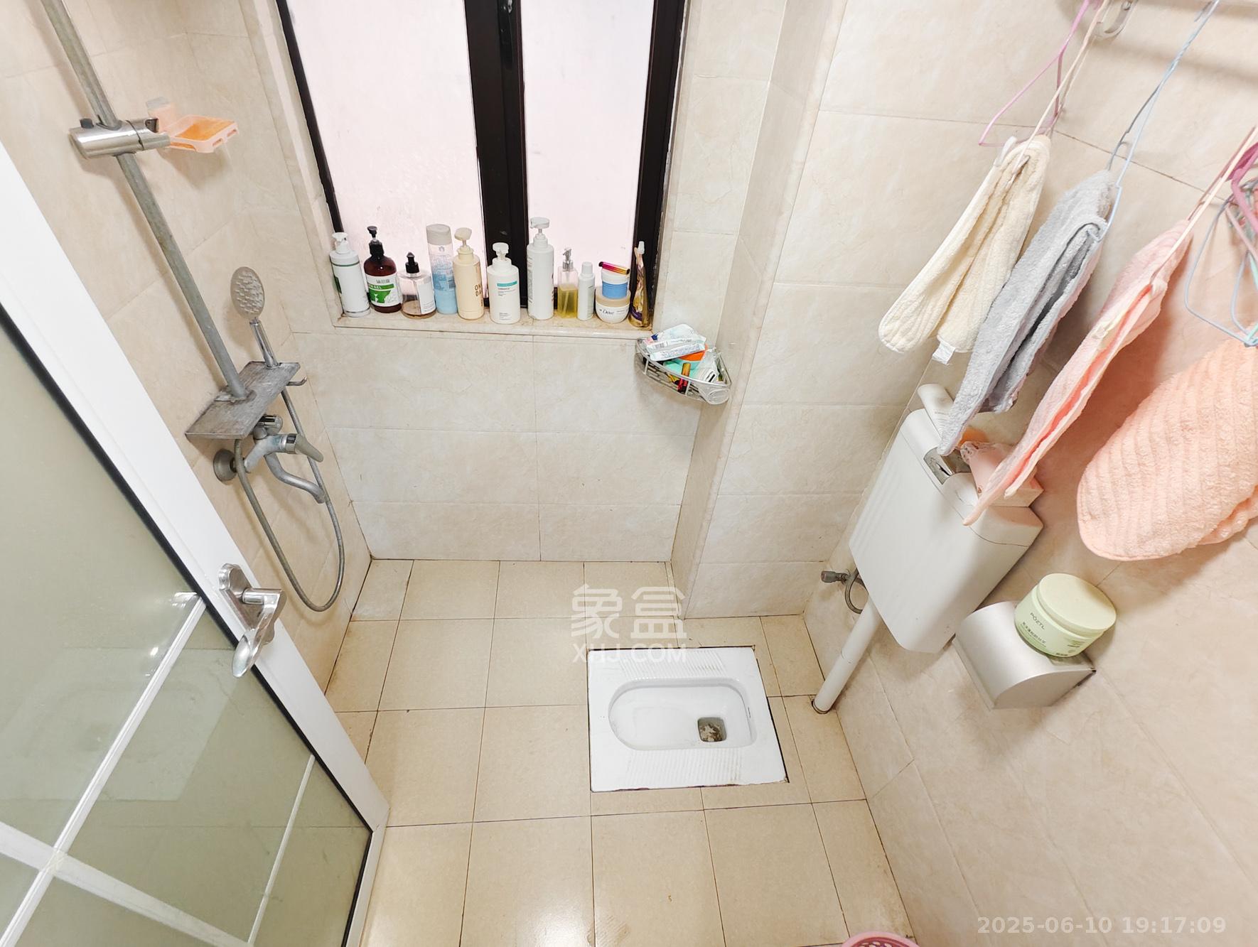 南城印象  3室1厅1卫    75.0万 南城印象  3室1厅1卫    75.0万卫生间