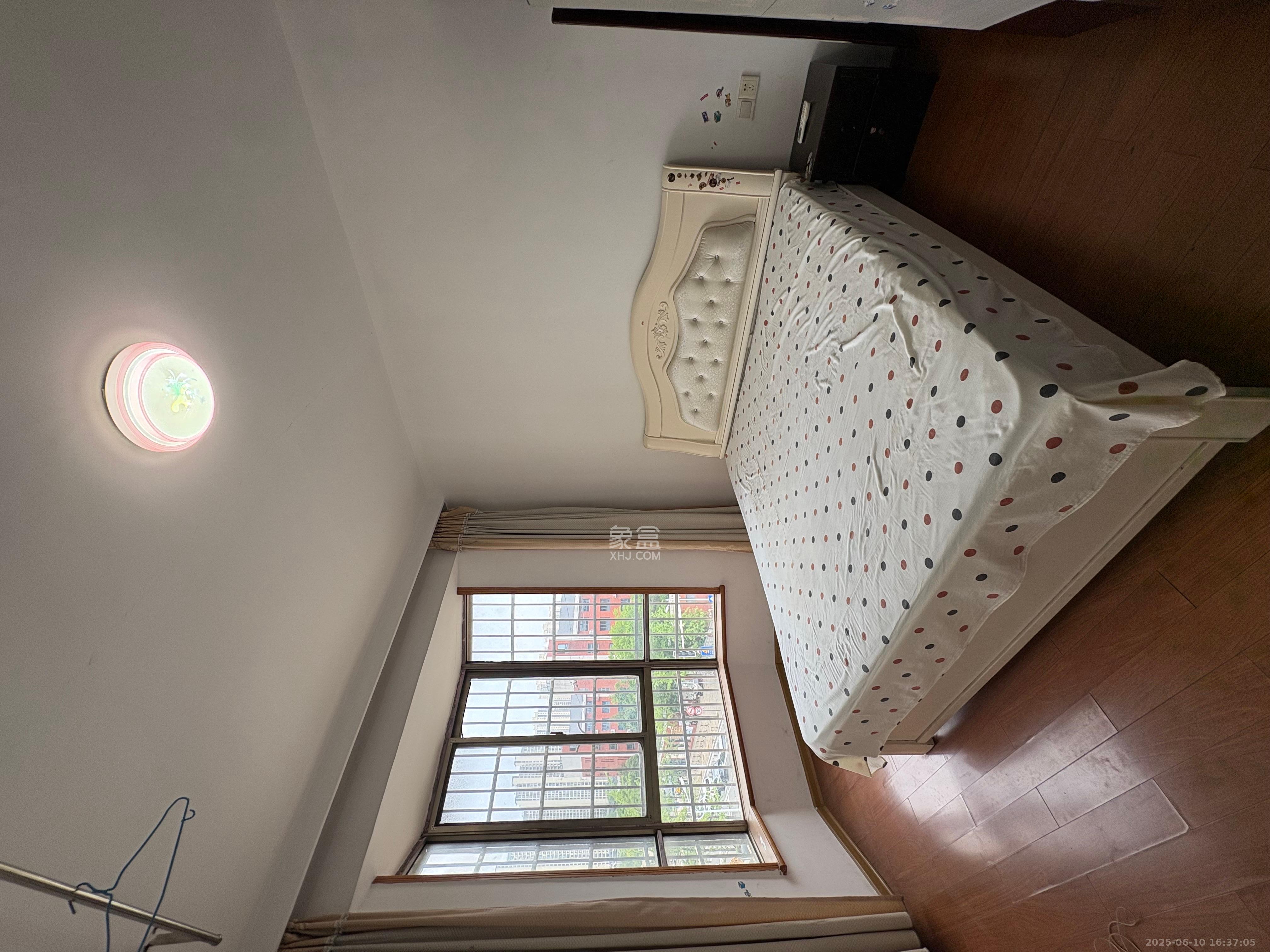 荷叶小区 2室2厅1卫 1400.00元/月 荷叶小区 2室2厅1卫 1400.00元/月室内图