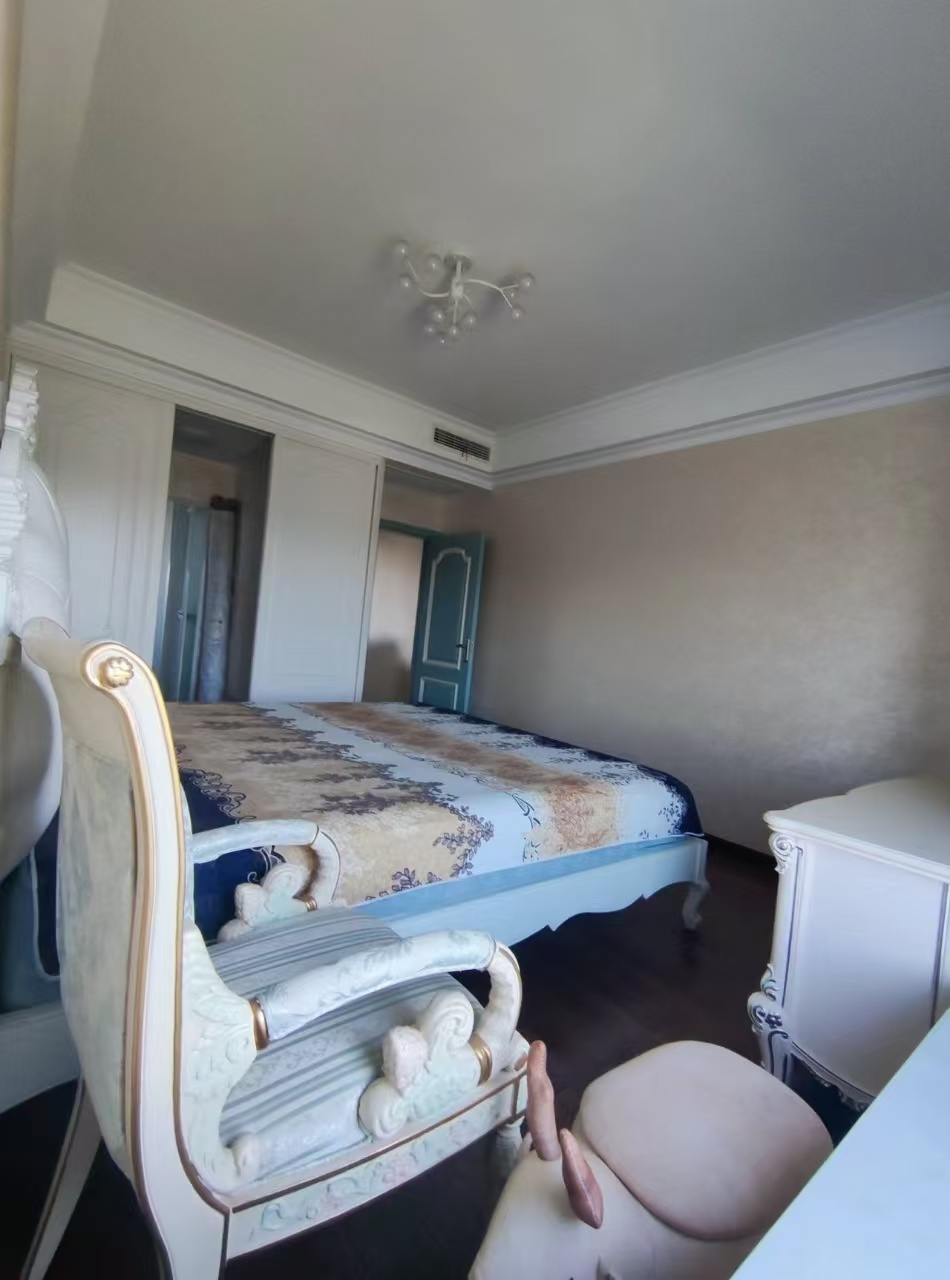 碧桂园 3室2厅2卫 2500.0元/月 碧桂园 3室2厅2卫 2500.0元/月室内图