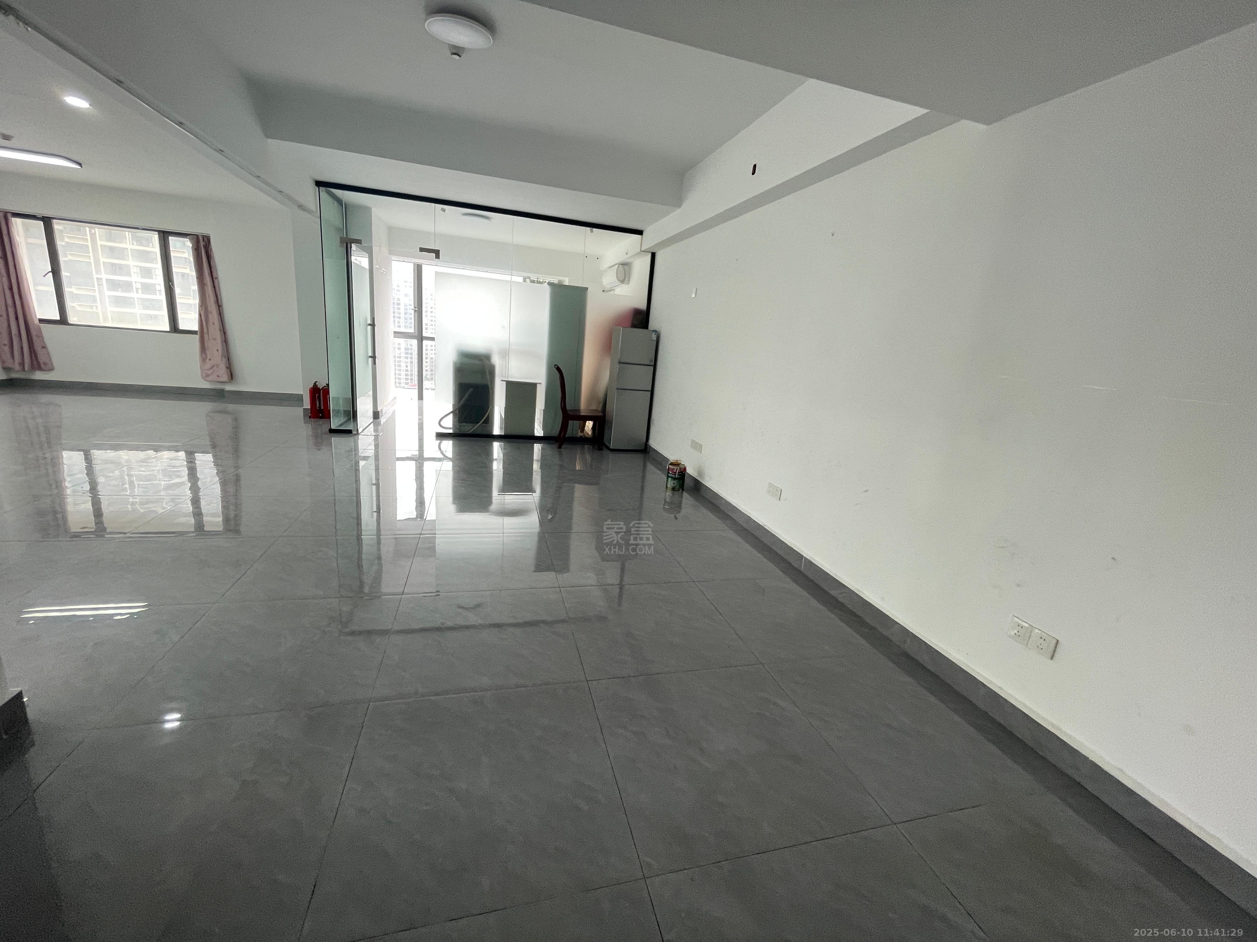 国际公馆(美的时代广场) 1室1厅1卫 1200.0元/月 国际公馆(美的时代广场) 1室1厅1卫 1200.0元/月室内图