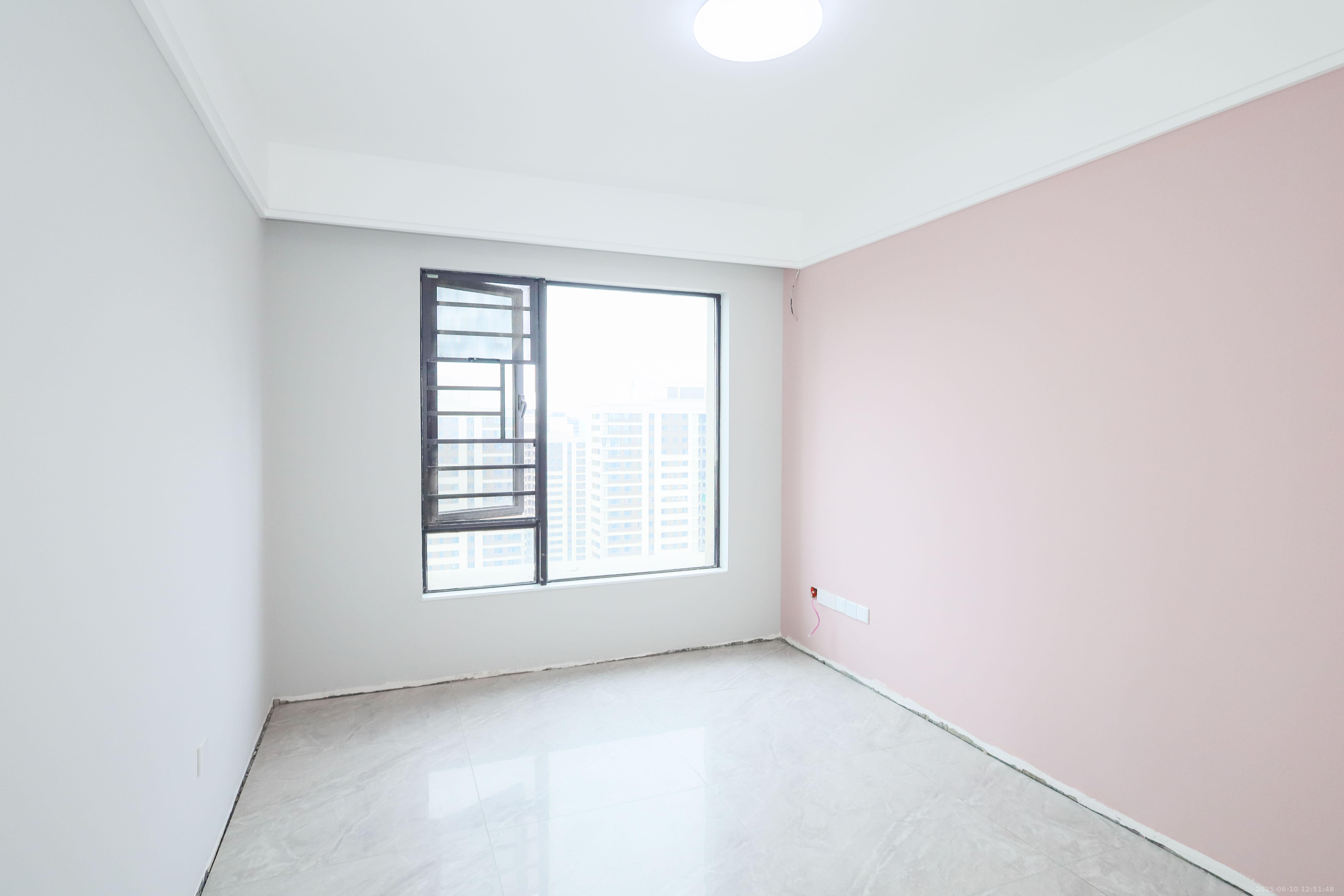 建发央著  4室2厅2卫    280.0万卧室