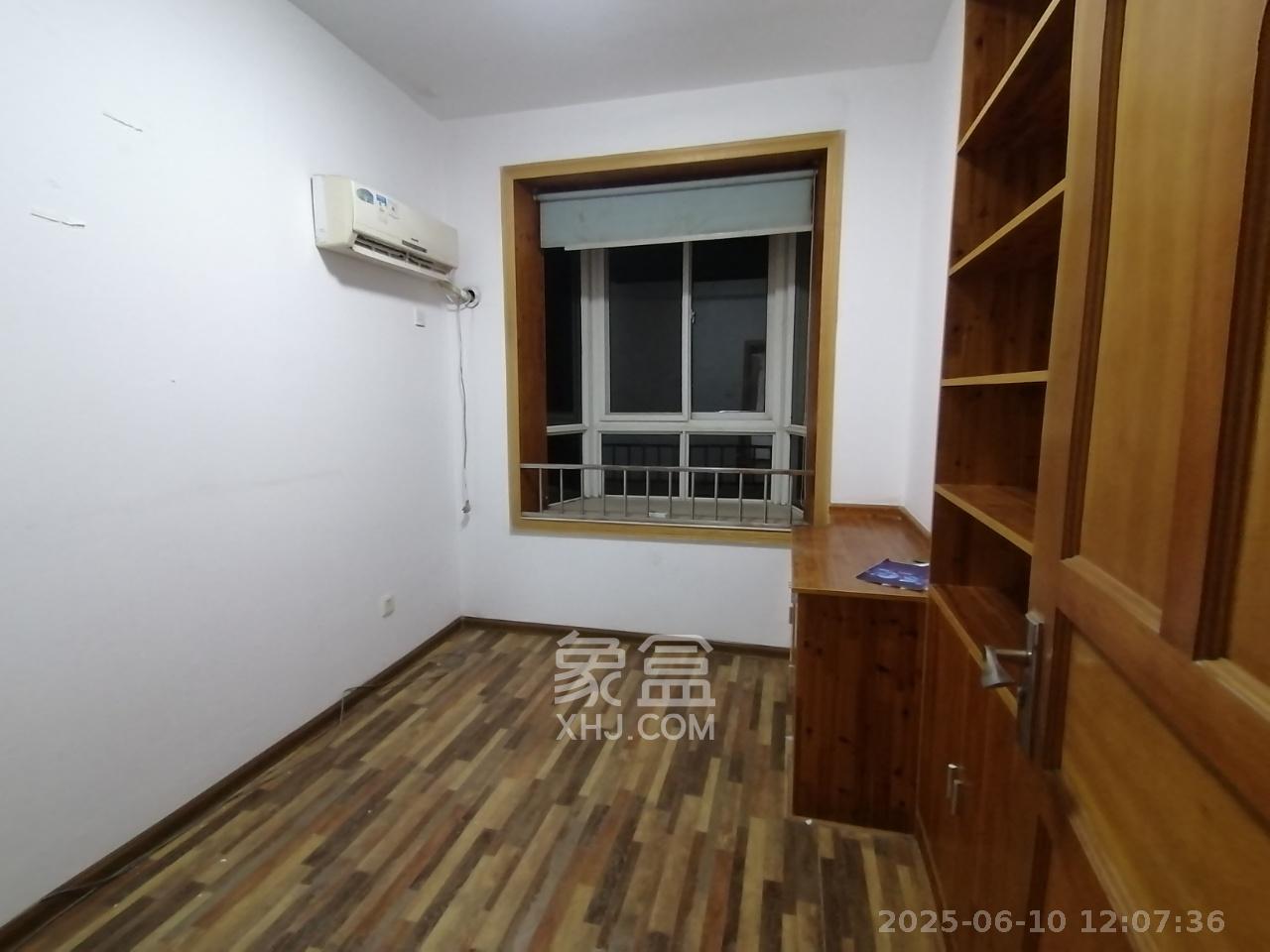 长远华樟名府 4室2厅1卫 3200.0元/月 长远华樟名府 4室2厅1卫 3200.0元/月室内图