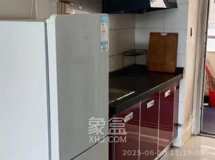 阳光100二期  2室0厅1卫   1300.00元/月室内图