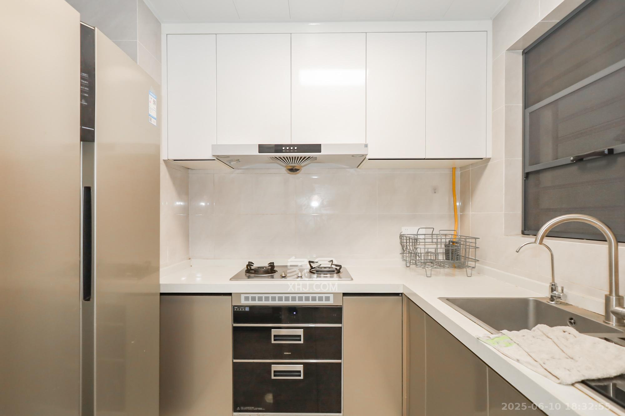 滨江府1913  4室2厅2卫    175.0万 滨江府1913  4室2厅2卫    175.0万厨房