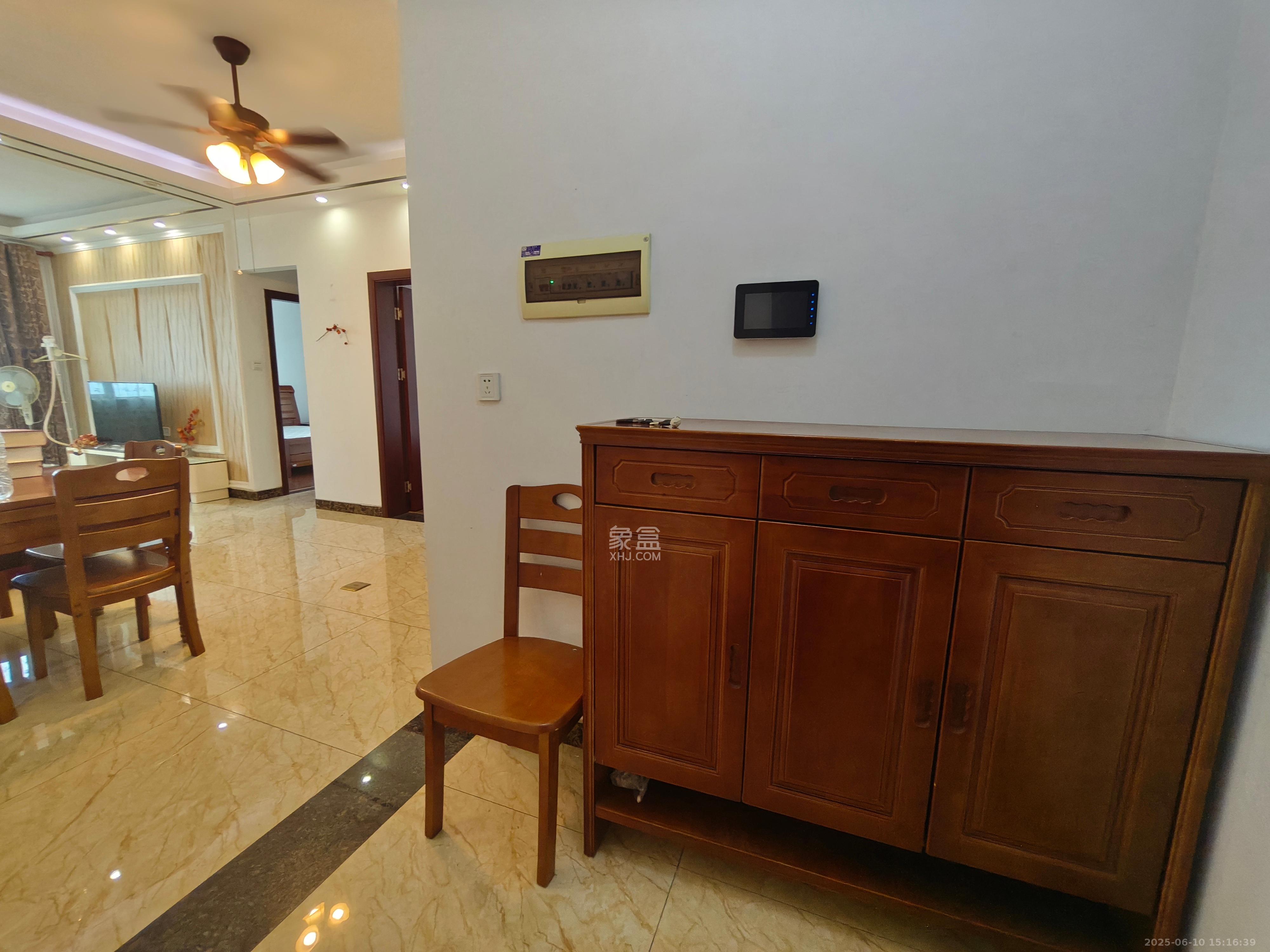 万里时代 2室1厅1卫 2600.0元/月 万里时代 2室1厅1卫 2600.0元/月室内图