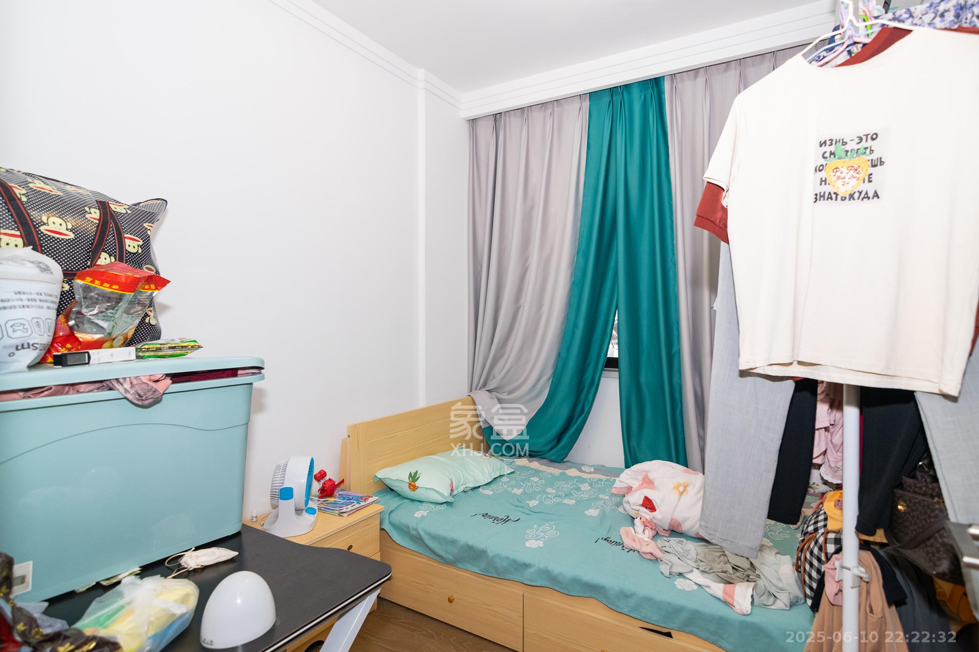 美的翰城  3室2厅1卫    66.0万 美的翰城  3室2厅1卫    66.0万卧室