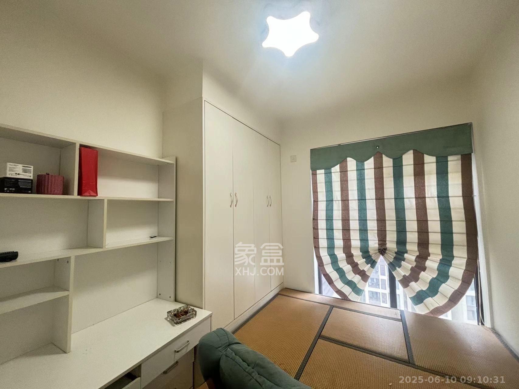 卓越蔚蓝城邦  3室2厅2卫    3000.0元/月室内图