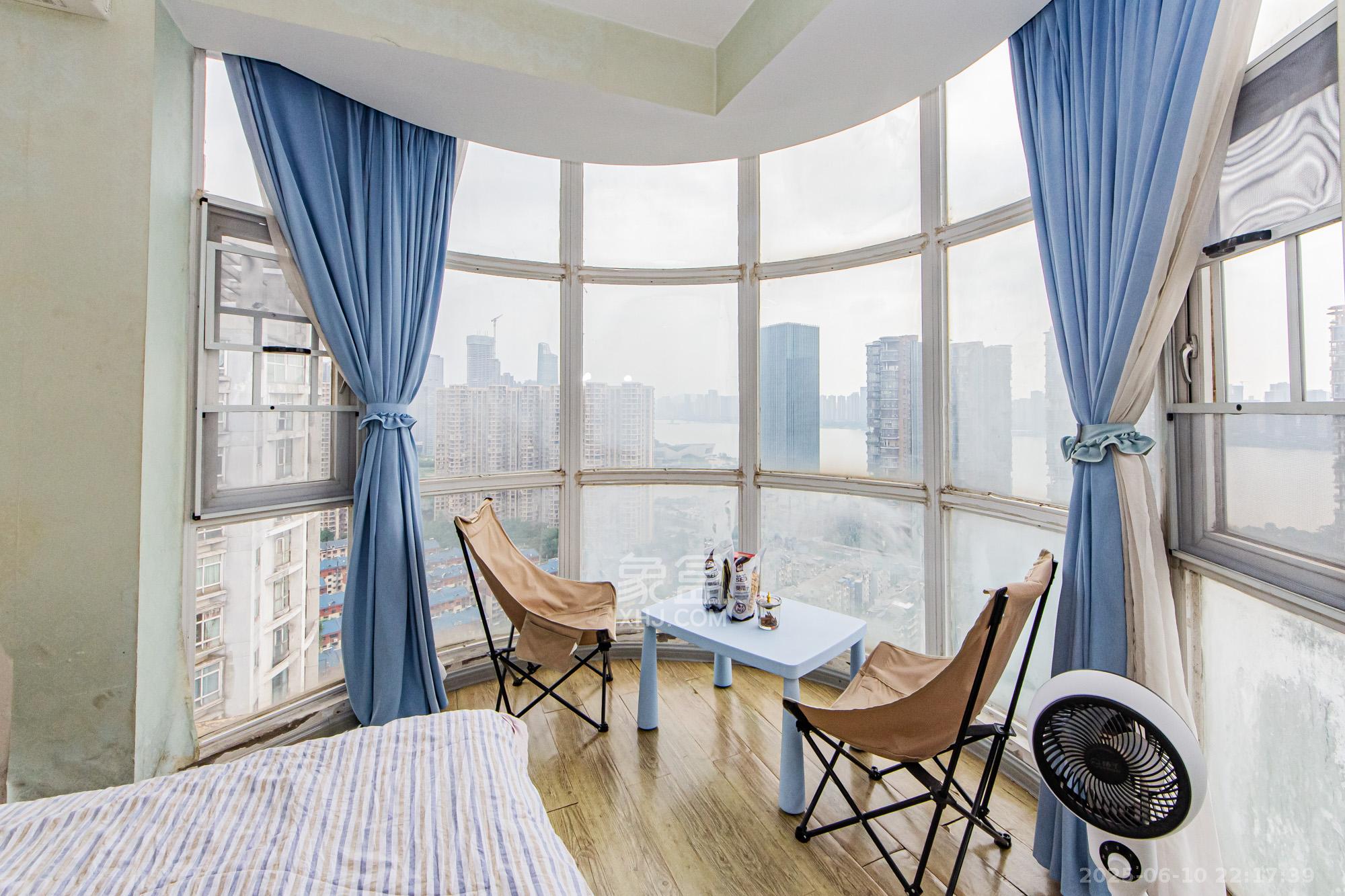 顺天黄金海岸 4室2厅2卫 120.0万 顺天黄金海岸 4室2厅2卫 120.0万阳台