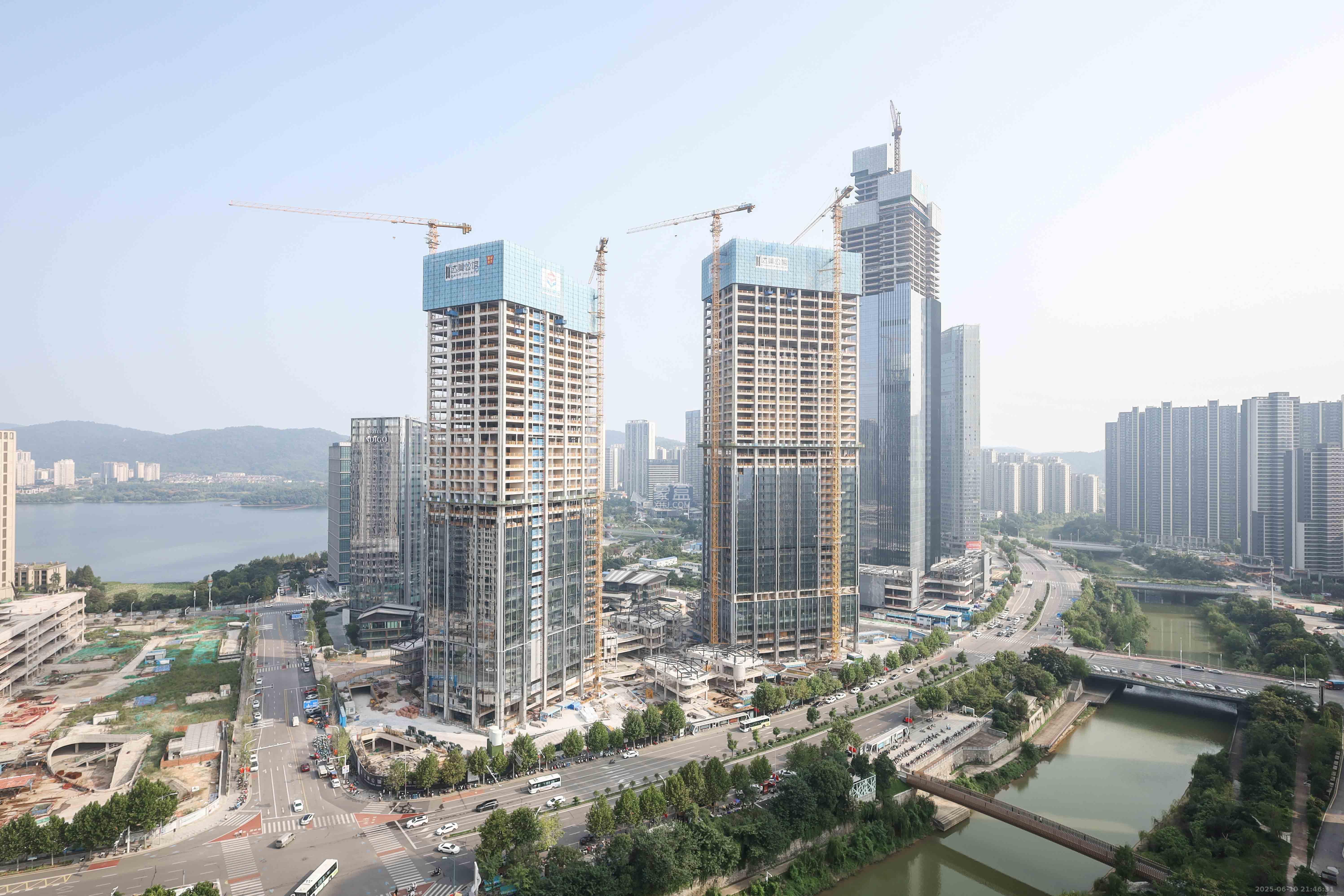中国铁建梅溪青秀二期  3室2厅2卫   2700.00元/月室内图