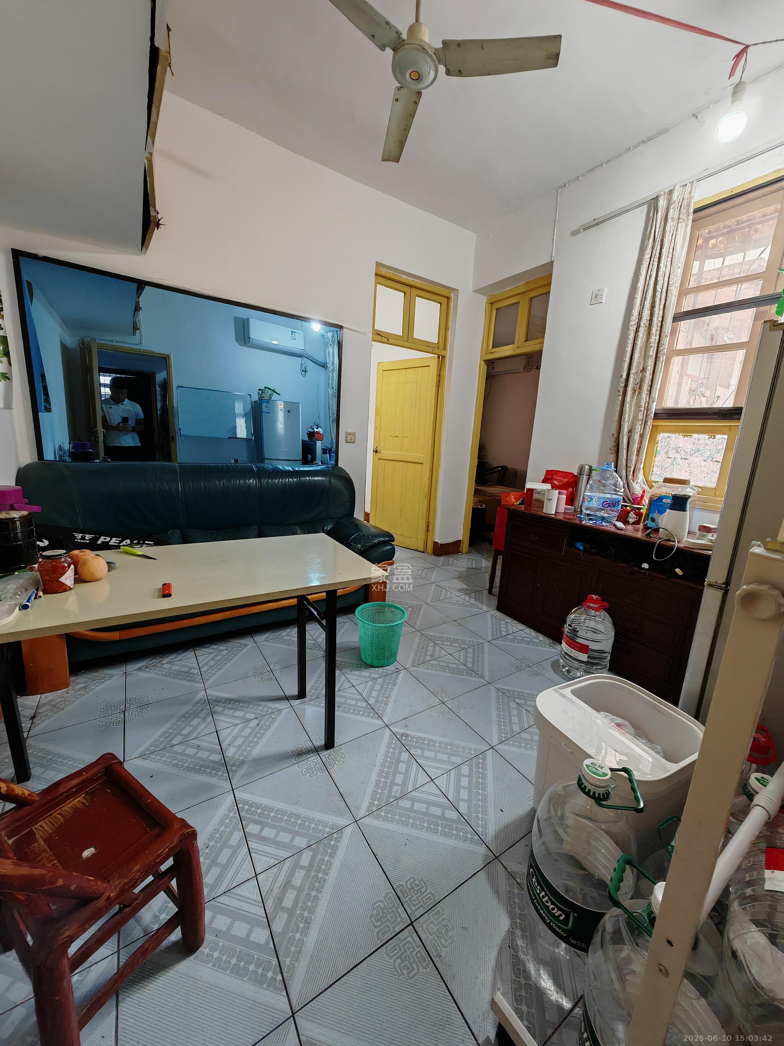 芙蓉路社区中山宿舍 2室1厅1卫 1600.0元/月 芙蓉路社区中山宿舍 2室1厅1卫 1600.0元/月室内图