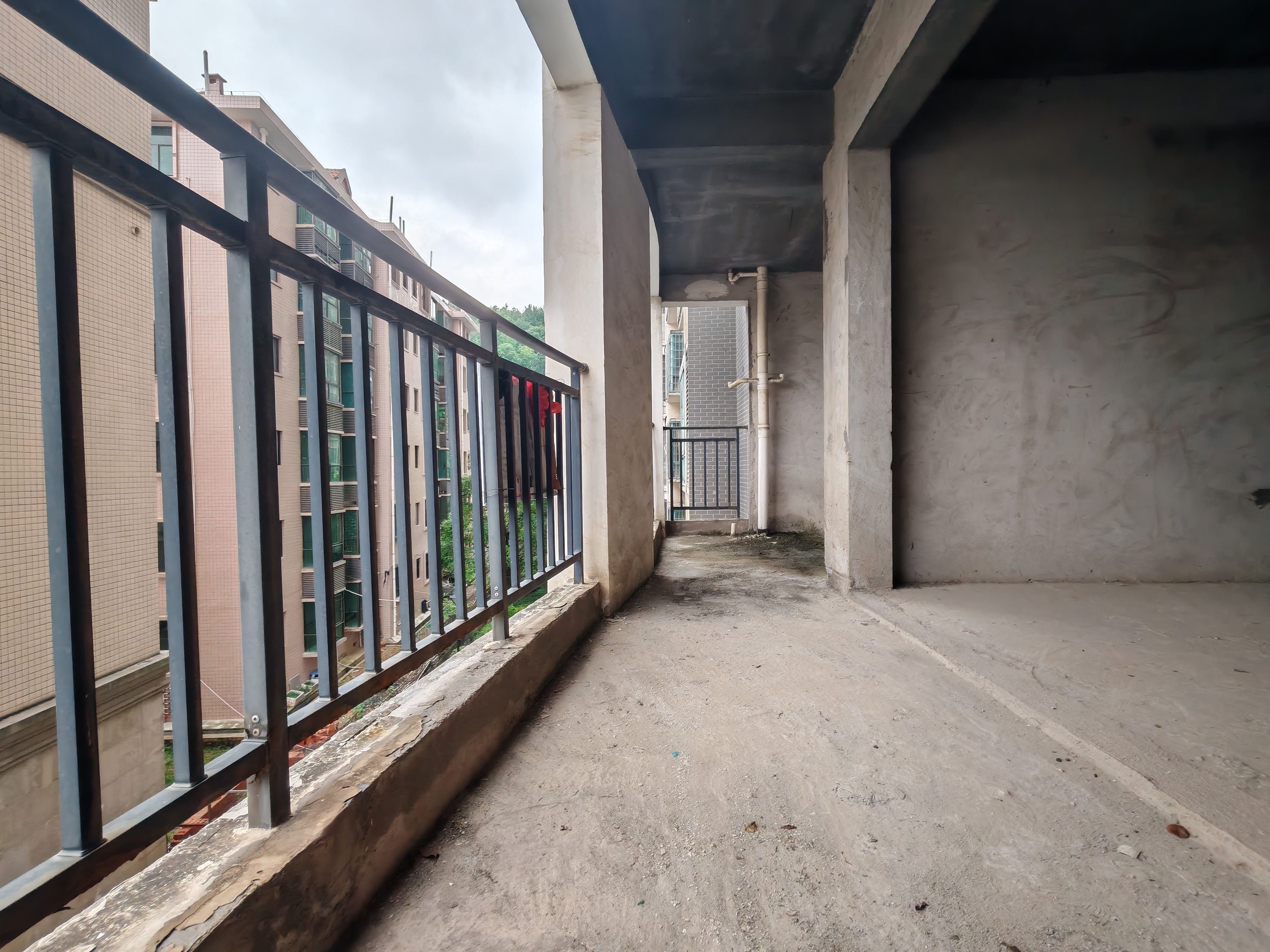 武警星苑  4室2厅2卫    63.8万客厅