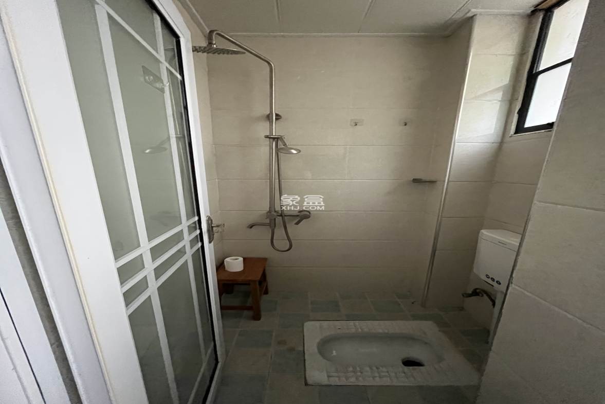 物资局家属楼(童家社区) 1室1厅1卫 1000.0元/月 物资局家属楼(童家社区) 1室1厅1卫 1000.0元/月室内图