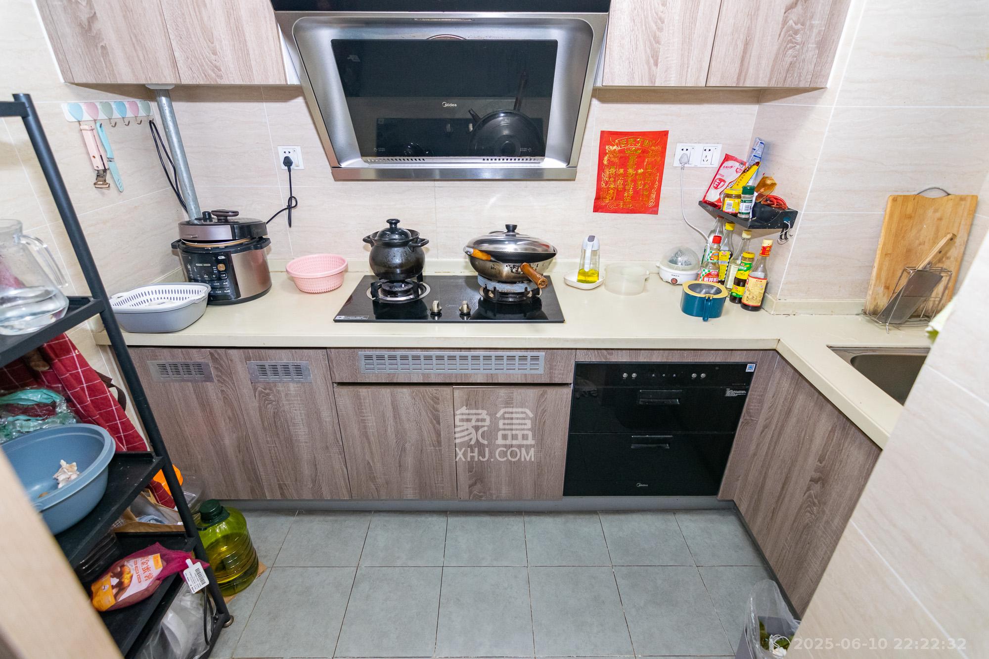 美的翰城  3室2厅1卫    66.0万厨房