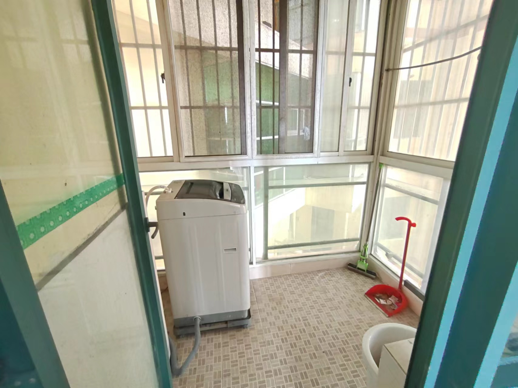 祥阁深蓝湾  3室2厅1卫   2800.00元/月室内图