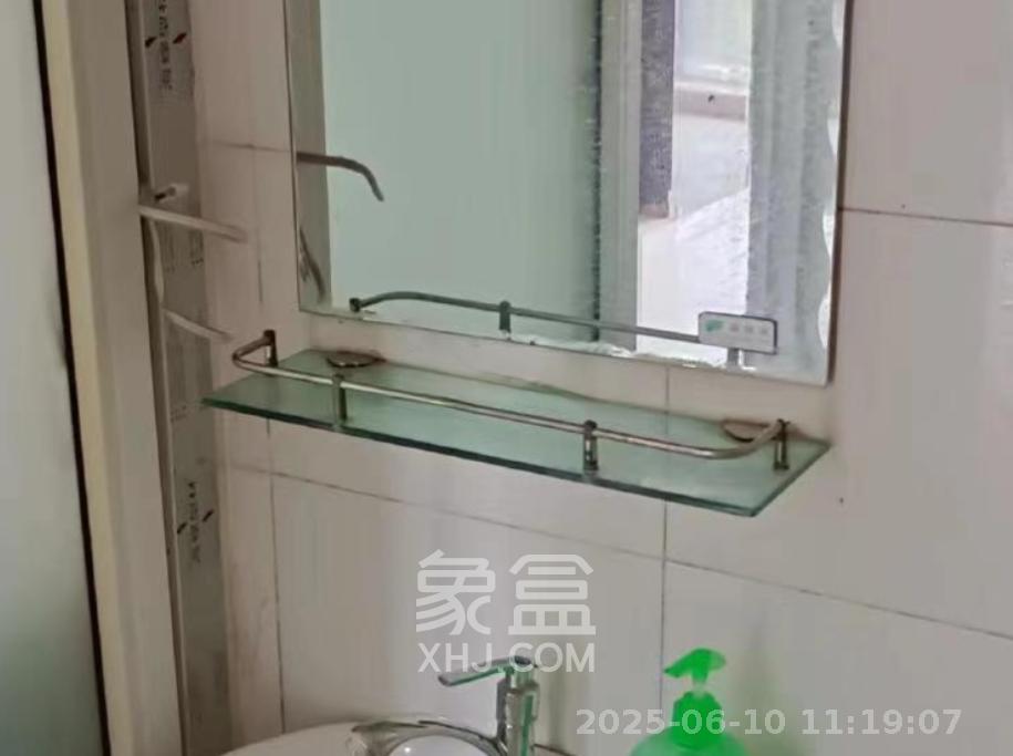 阳光100二期  2室0厅1卫   1300.00元/月室内图