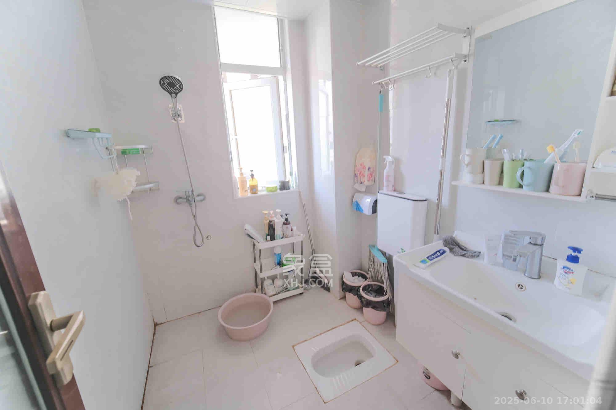 和悦城(蟠龙景苑) 3室2厅1卫 1600.0元/月 和悦城(蟠龙景苑) 3室2厅1卫 1600.0元/月室内图