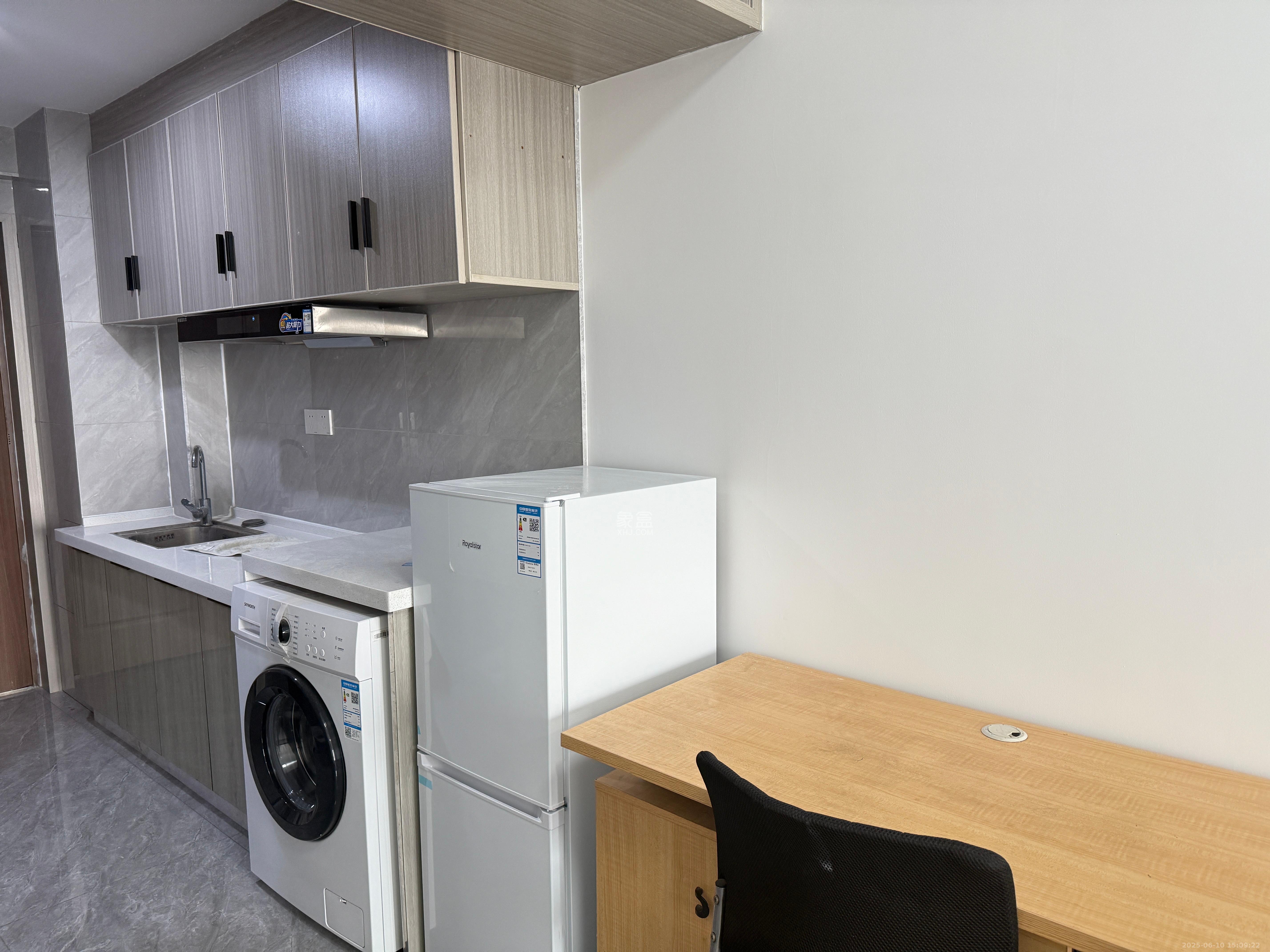 保利香槟国际 1室1厅1卫 1100.0元/月 保利香槟国际 1室1厅1卫 1100.0元/月室内图