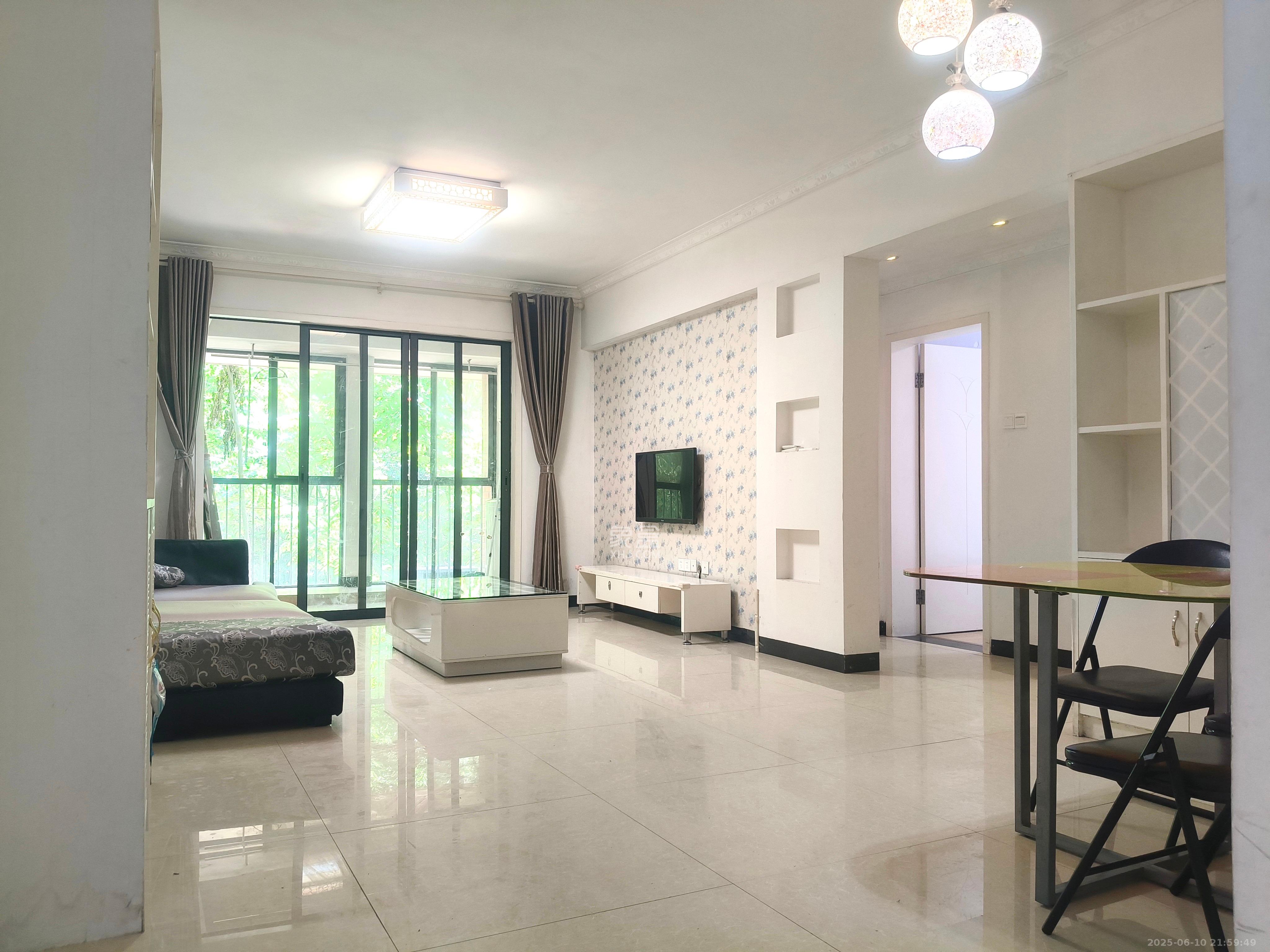 华润凤凰城二期 3室2厅1卫 1650.0元/月 华润凤凰城二期 3室2厅1卫 1650.0元/月室内图