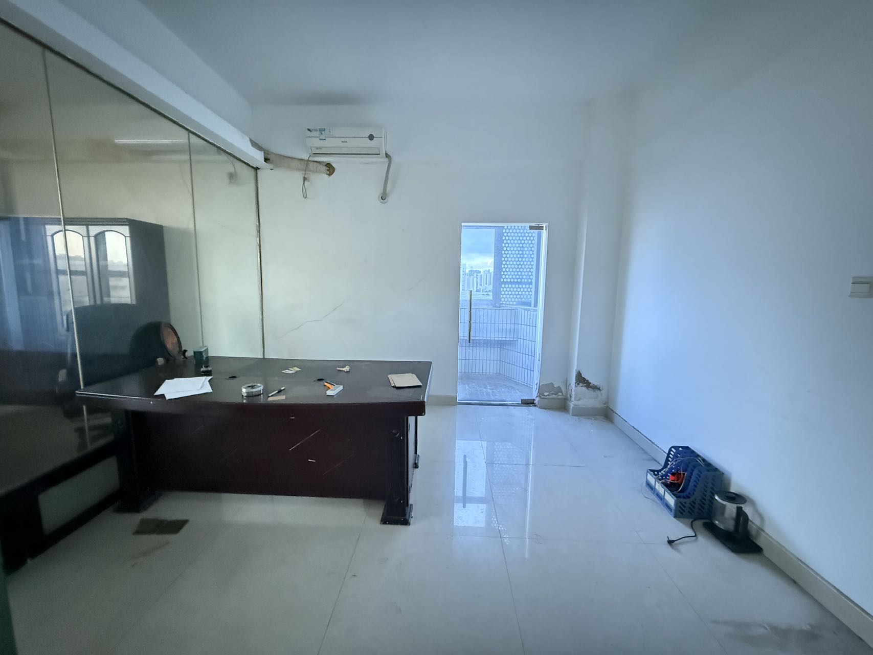 海外大厦 6室1厅2卫 5800.0元/月 海外大厦 6室1厅2卫 5800.0元/月室内图