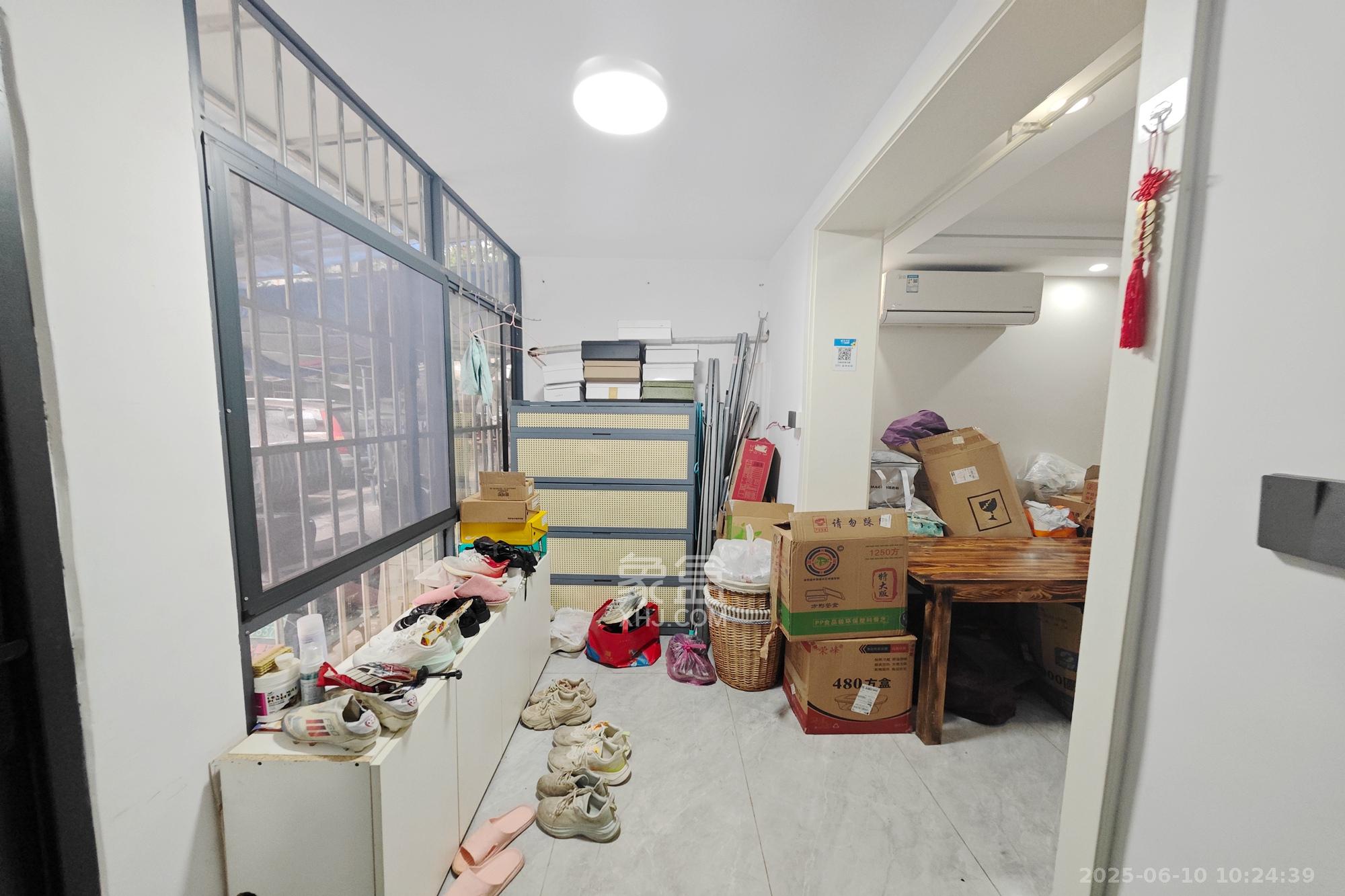 桂花二村  3室1厅1卫   2380.00元/月室内图