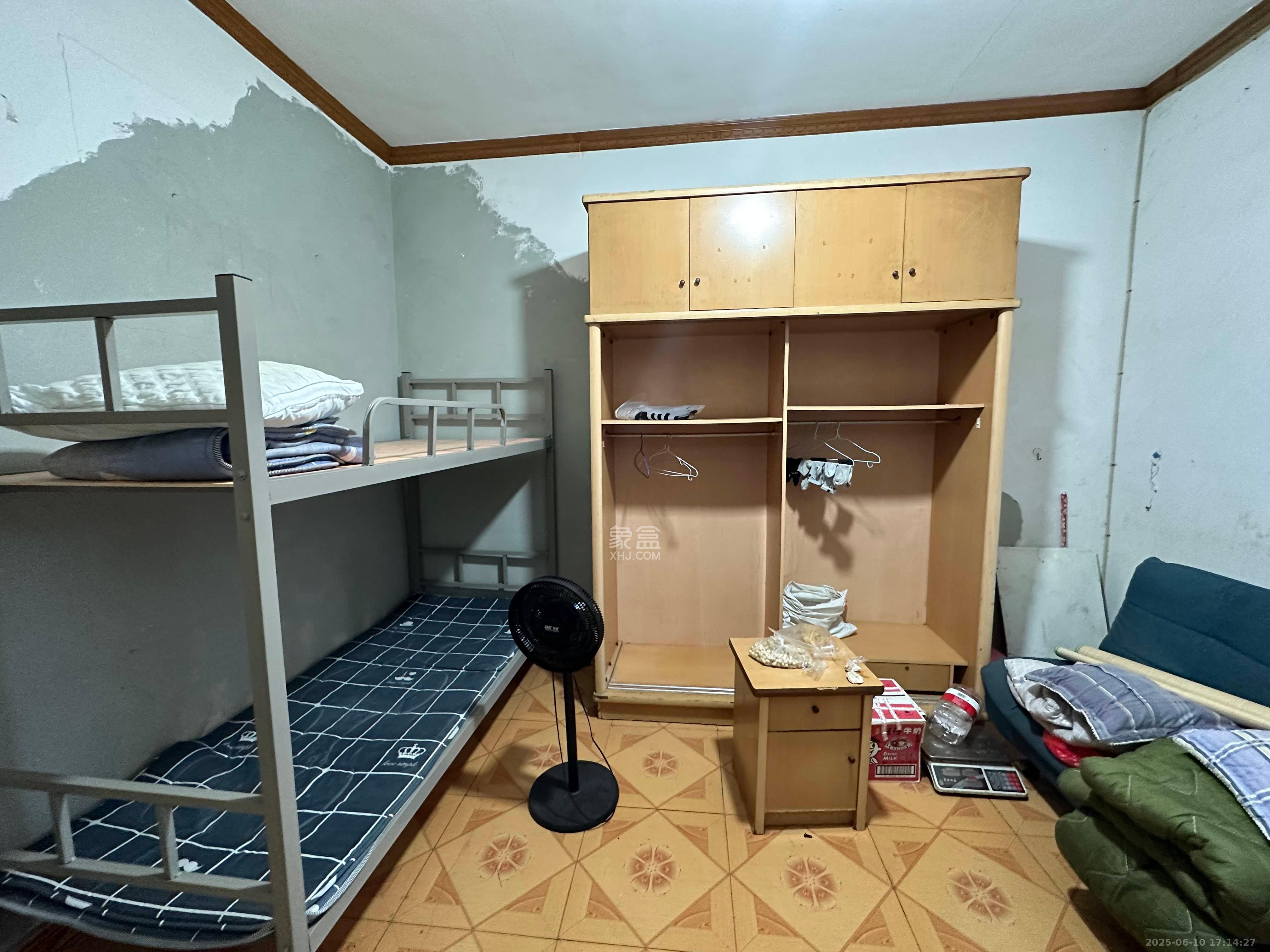 湘宾宿舍 1室1厅1卫 1200.0元/月 湘宾宿舍 1室1厅1卫 1200.0元/月室内图