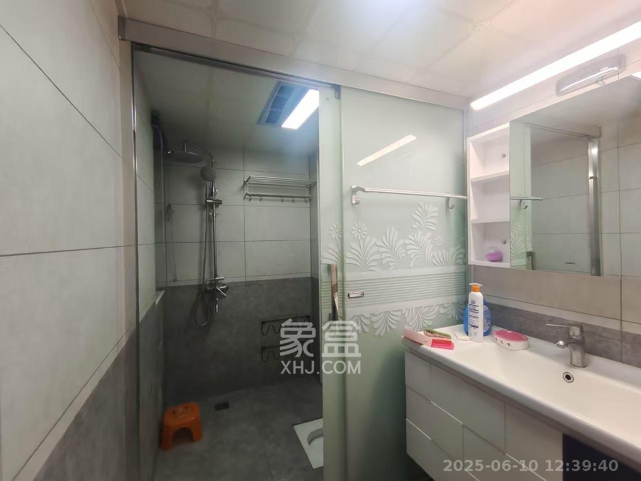 潇湘名城(新里程潇湘名城)  3室2厅1卫   2700.00元/月室内图