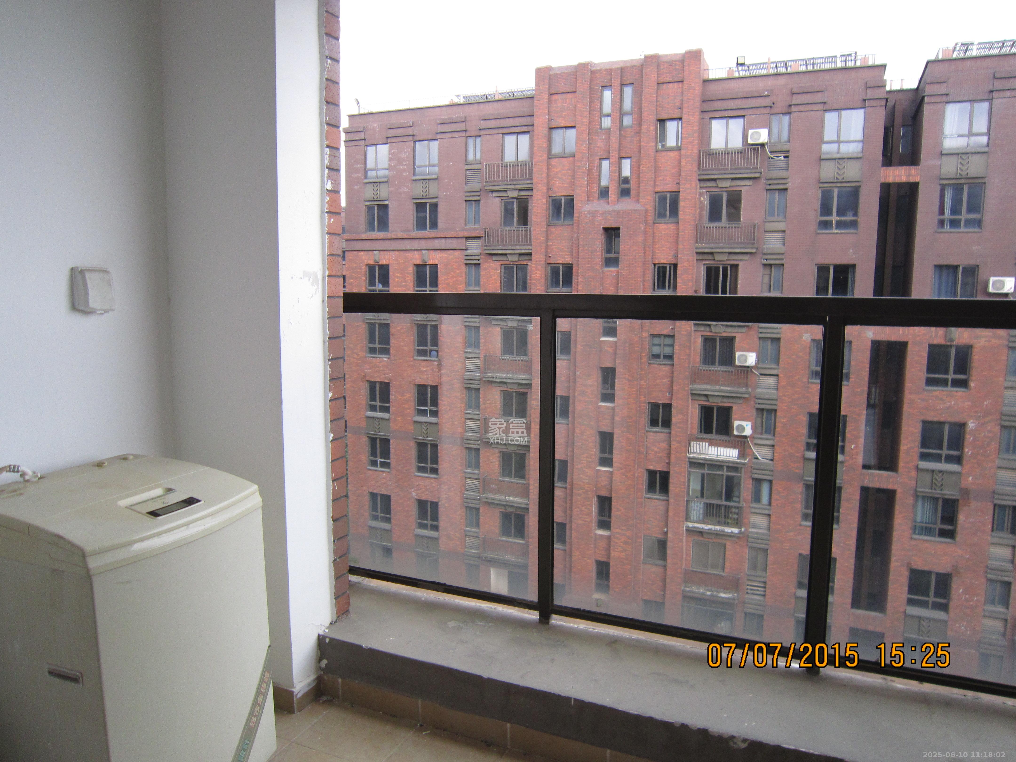 绿地公馆(绿地名邸) 3室2厅1卫 2200.0元/月 绿地公馆(绿地名邸) 3室2厅1卫 2200.0元/月室内图