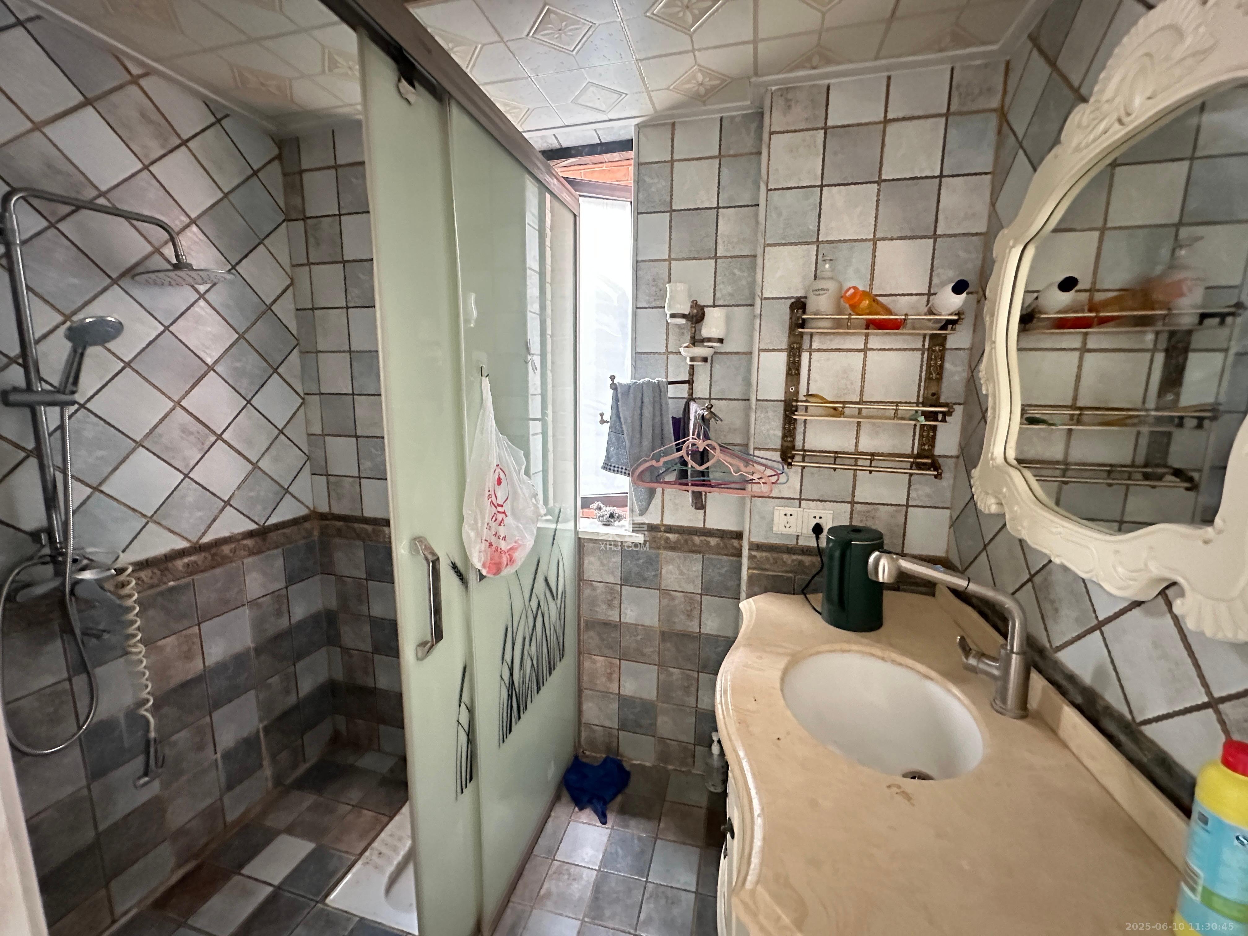 半山壹号 3室2厅2卫 3400.0元/月 半山壹号 3室2厅2卫 3400.0元/月室内图