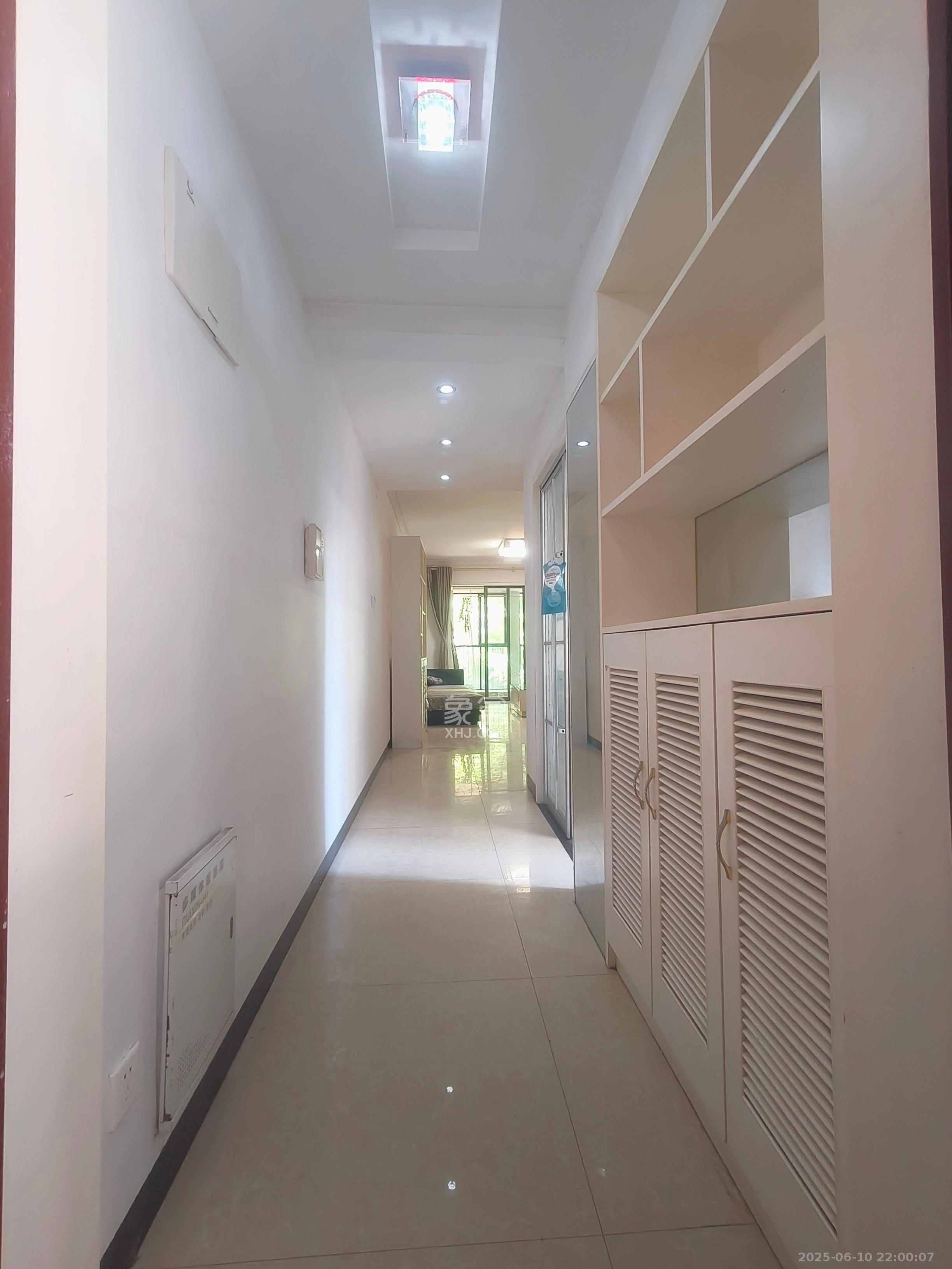 华润凤凰城二期 3室2厅1卫 1650.0元/月 华润凤凰城二期 3室2厅1卫 1650.0元/月室内图