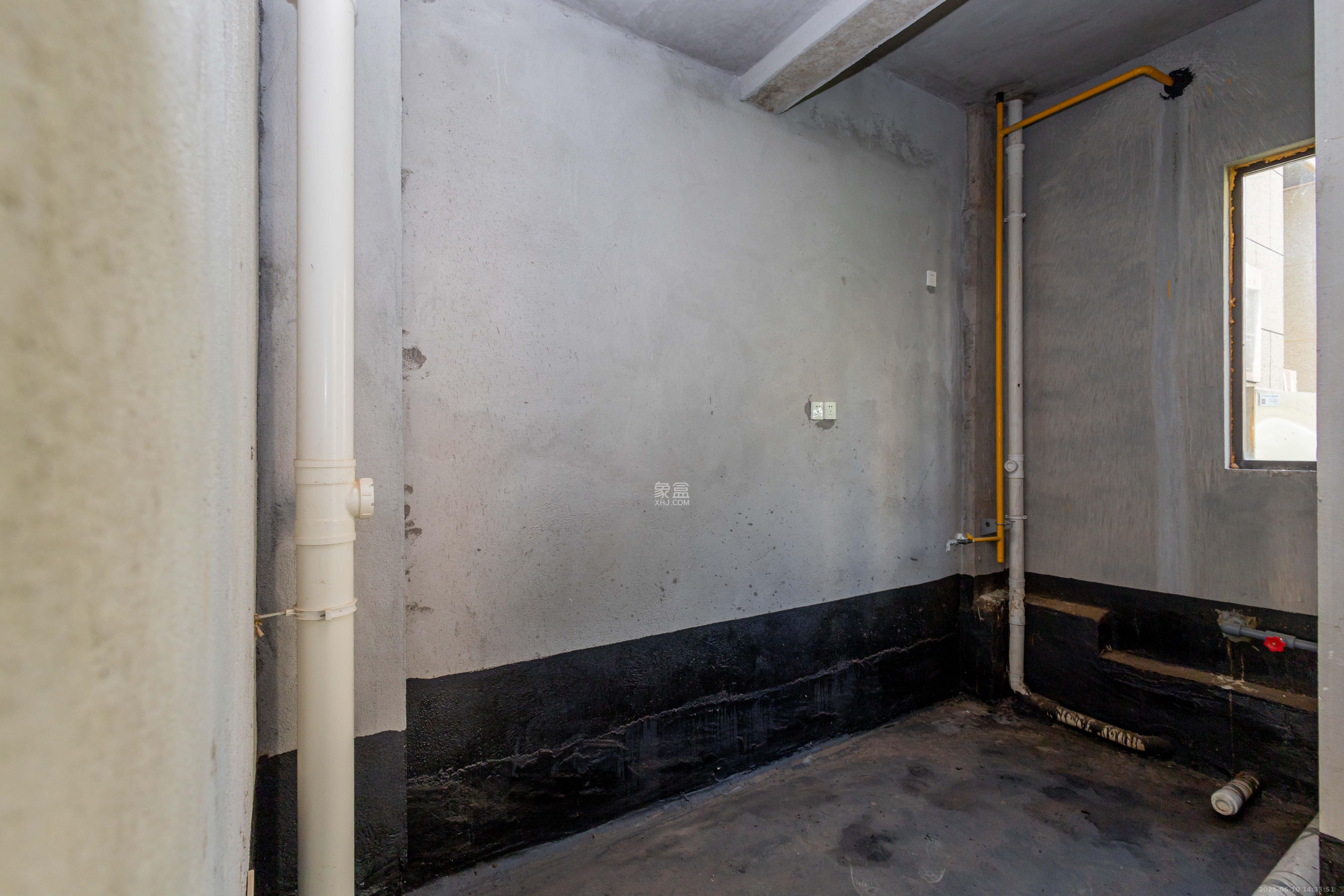 湘域芯城二期  5室3厅3卫    268.0万厨房