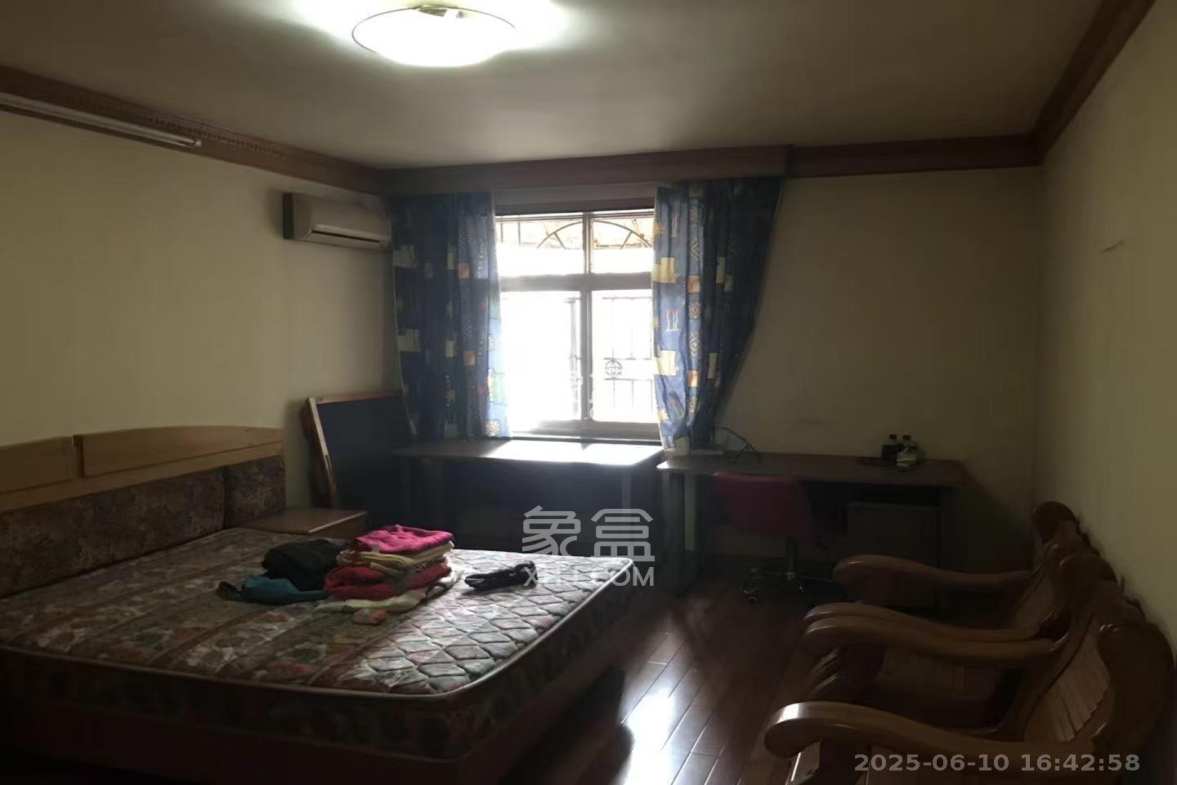 佳兴公寓  3室2厅2卫    3200.0元/月 佳兴公寓  3室2厅2卫    3200.0元/月室内图