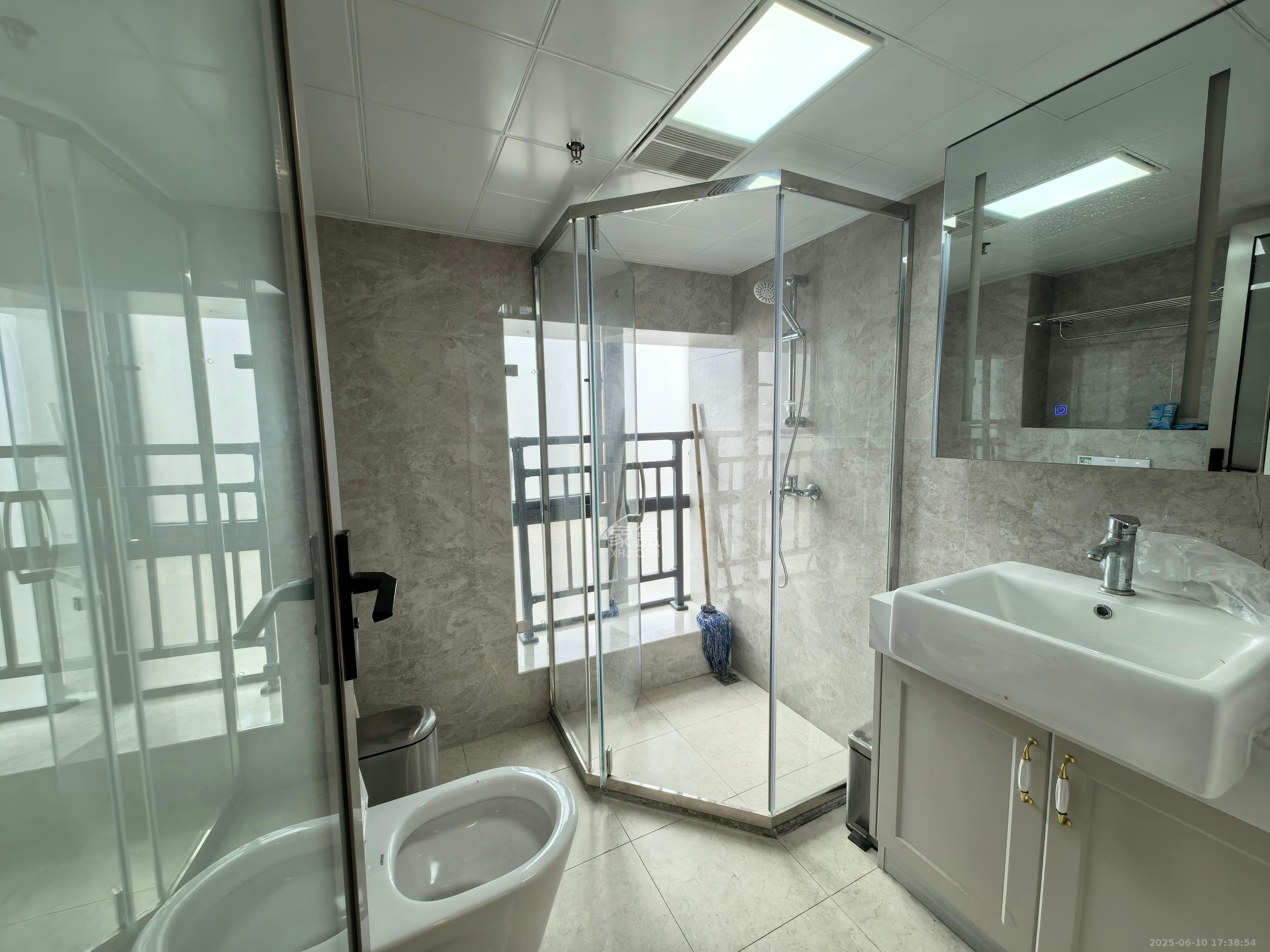 梦想新天地 2室2厅1卫 2500.0元/月 梦想新天地 2室2厅1卫 2500.0元/月室内图