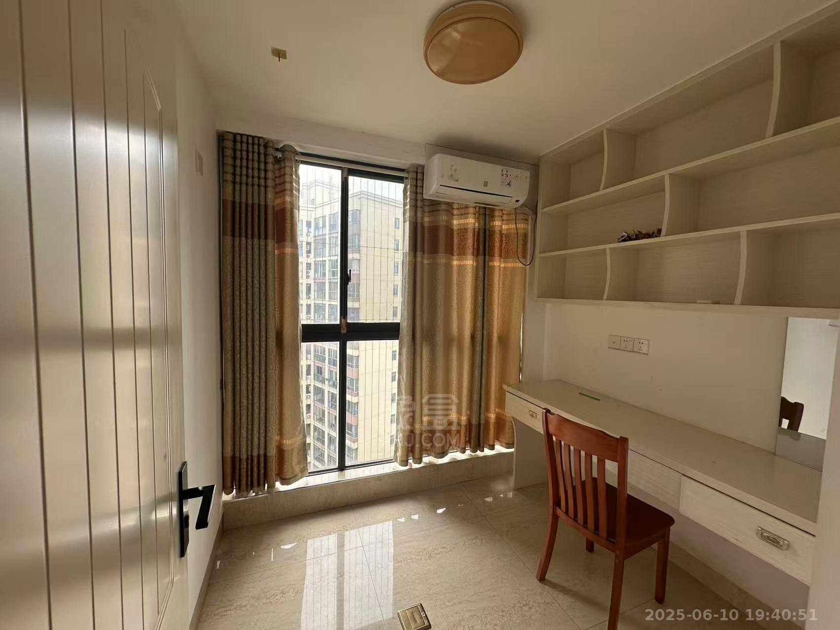 武广国际学苑 3室2厅1卫 2000.0元/月 武广国际学苑 3室2厅1卫 2000.0元/月室内图