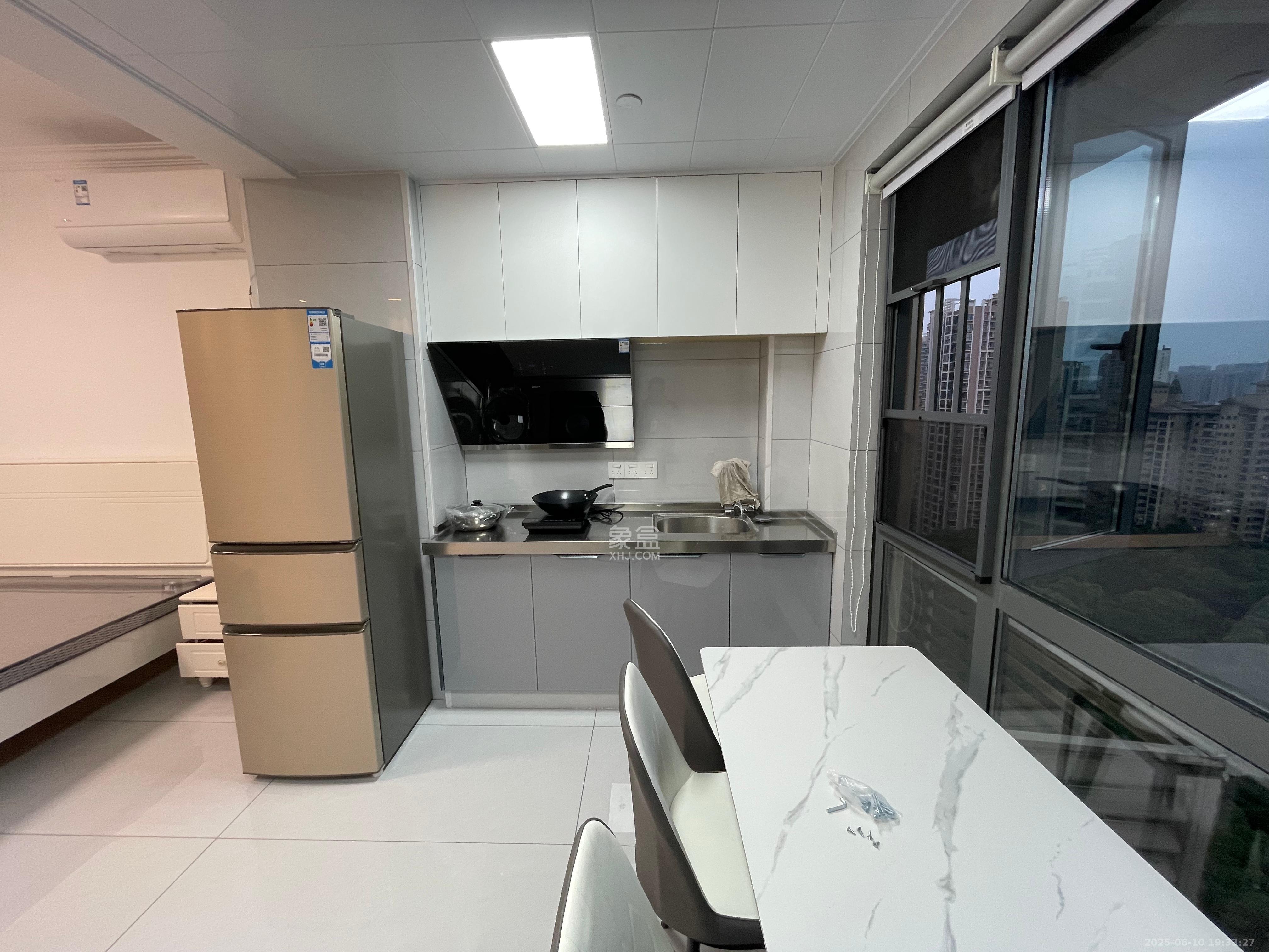 嘉裕大厦  1室1厅1卫   1700.00元/月室内图