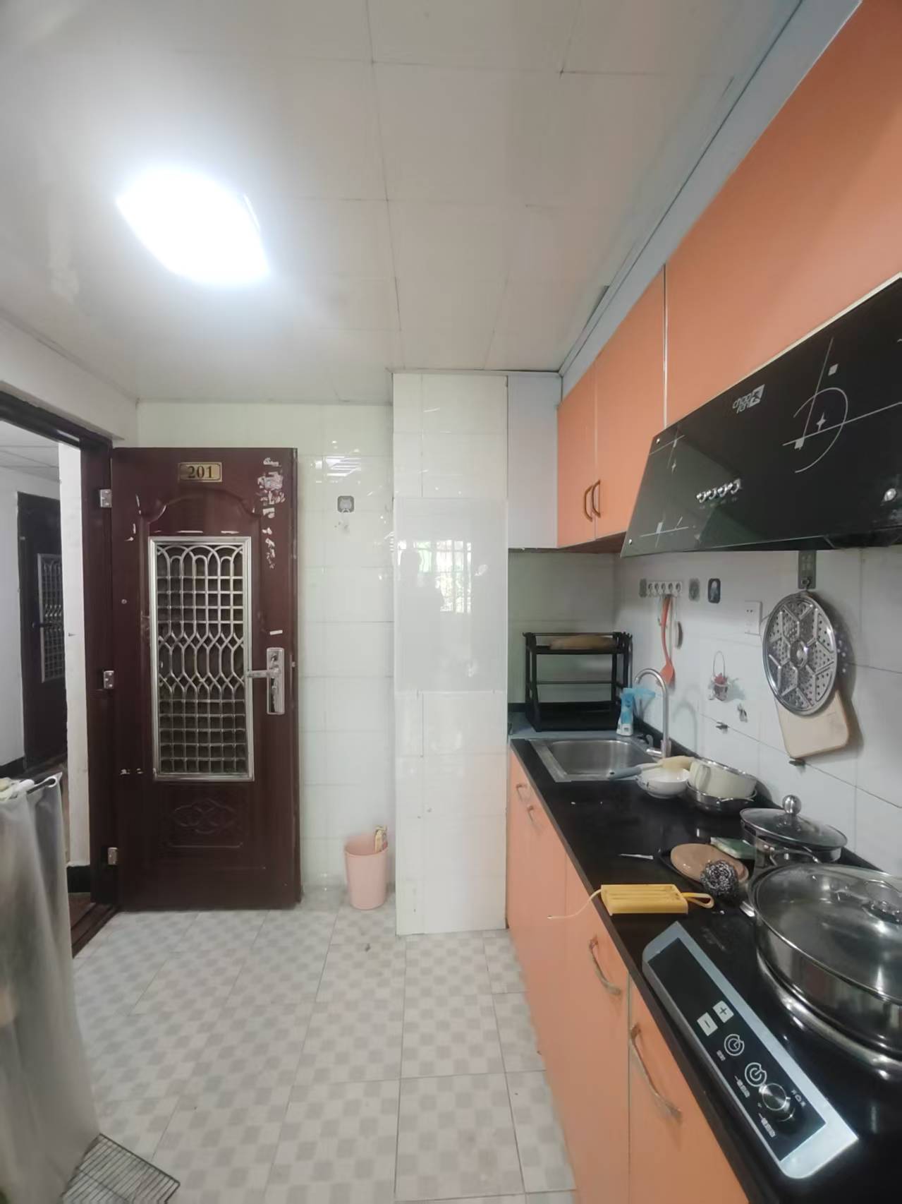 华贸大厦(华贸花苑) 1室1厅1卫 1500.0元/月 华贸大厦(华贸花苑) 1室1厅1卫 1500.0元/月室内图