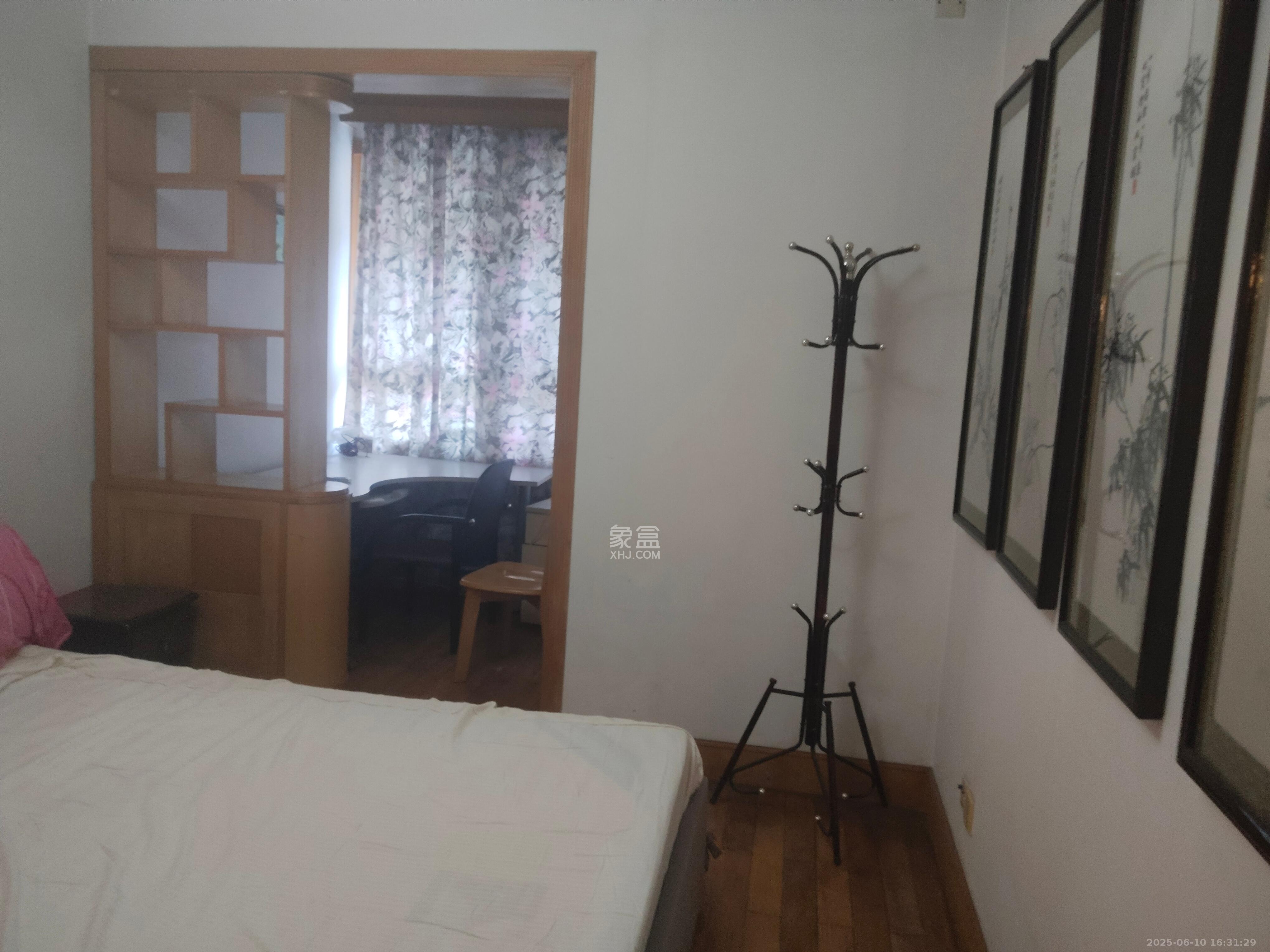 十五中单位宿舍 1室2厅1卫 2200.0元/月 十五中单位宿舍 1室2厅1卫 2200.0元/月室内图