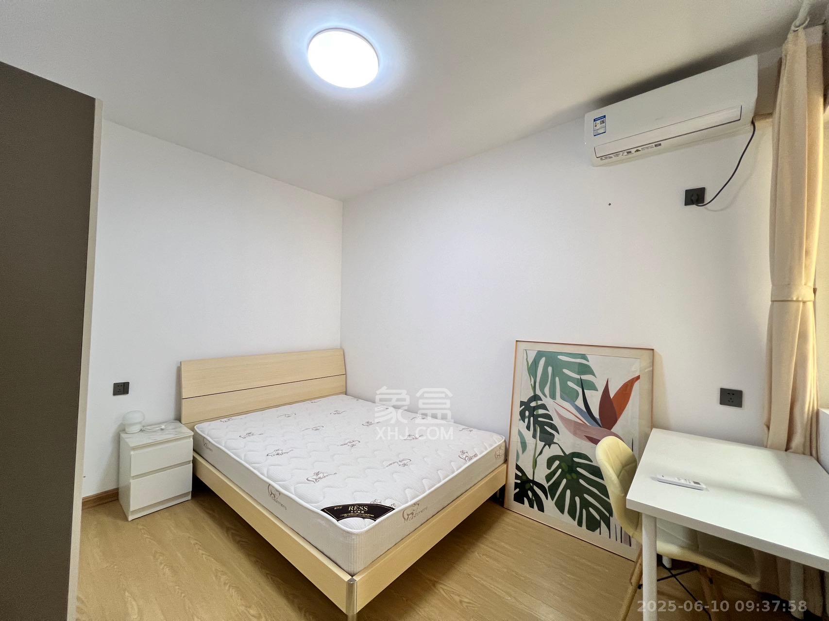 兴隆景苑  1室2厅1卫   2500.00元/月室内图