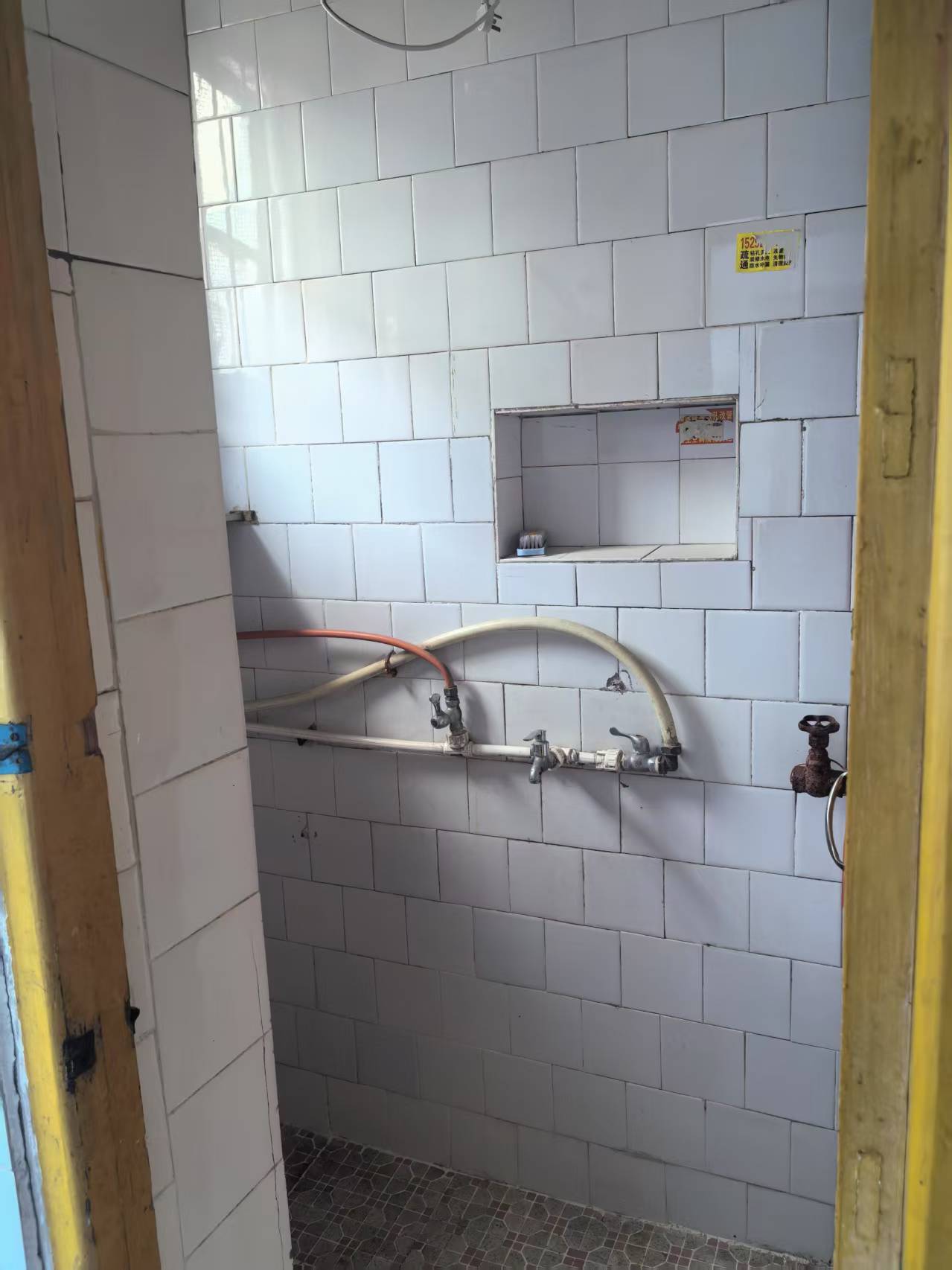 华达机械厂  1室0厅0卫    15.0万客厅