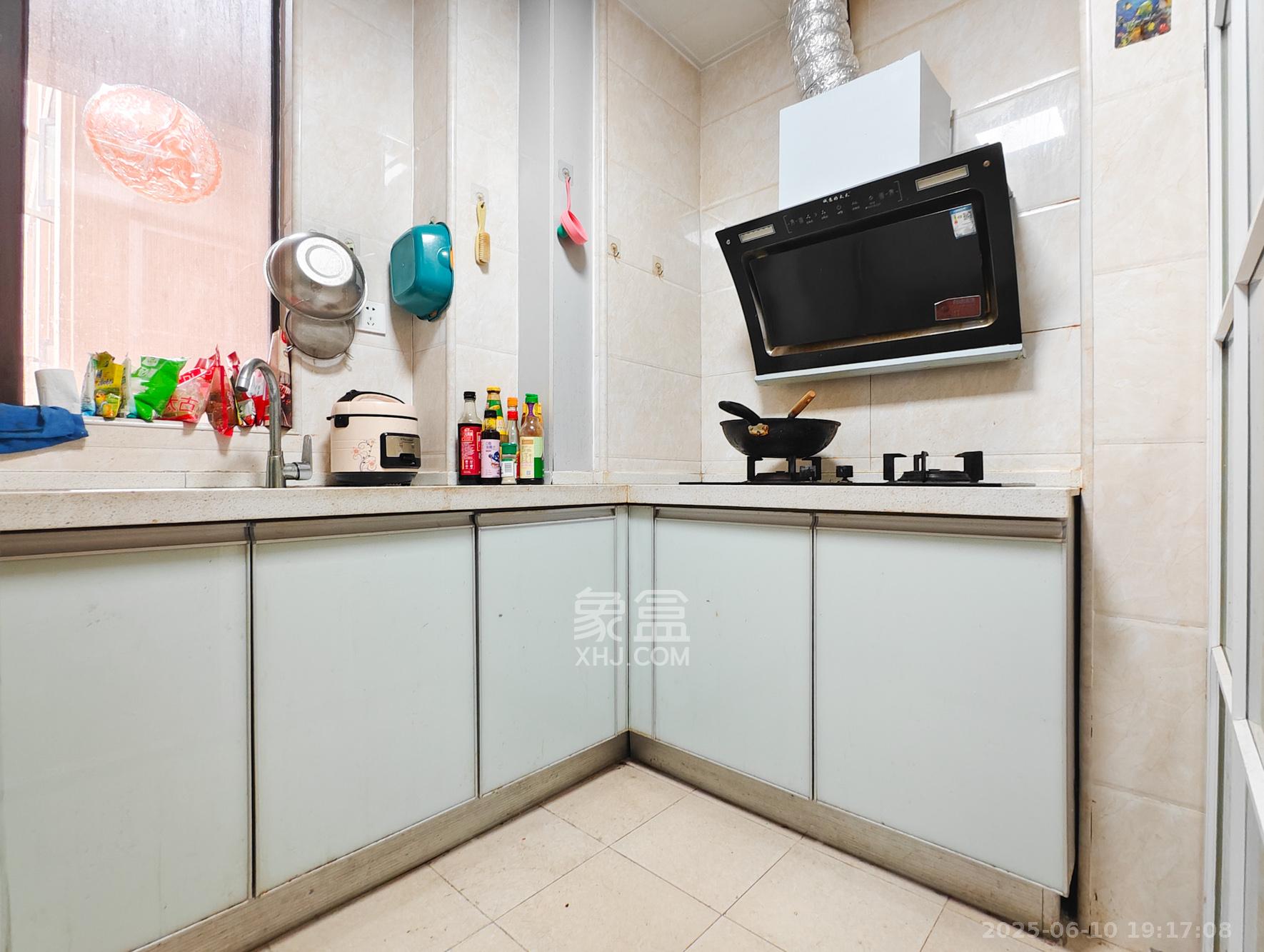 南城印象  3室1厅1卫    75.0万 南城印象  3室1厅1卫    75.0万厨房