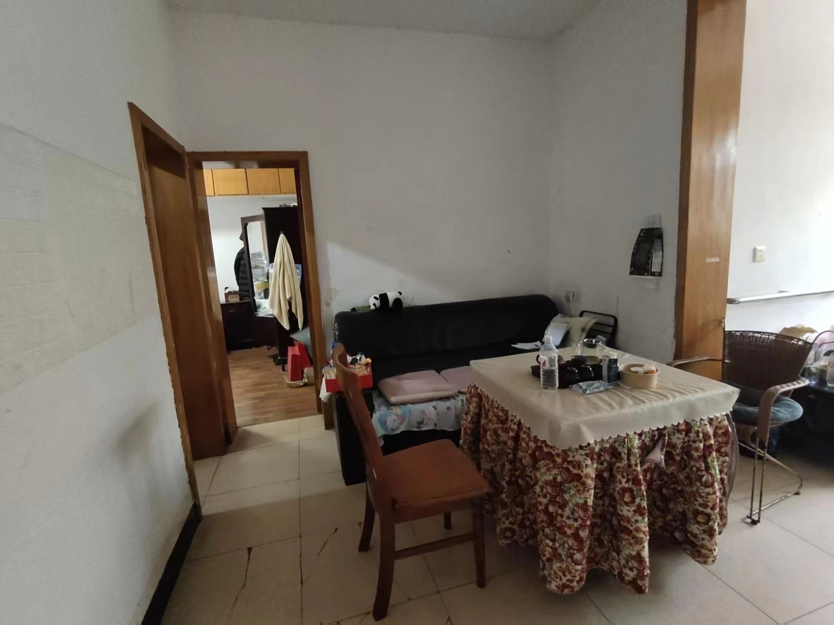 农业银行春园支行宿舍 3室2厅1卫 45.8万 农业银行春园支行宿舍 3室2厅1卫 45.8万客厅