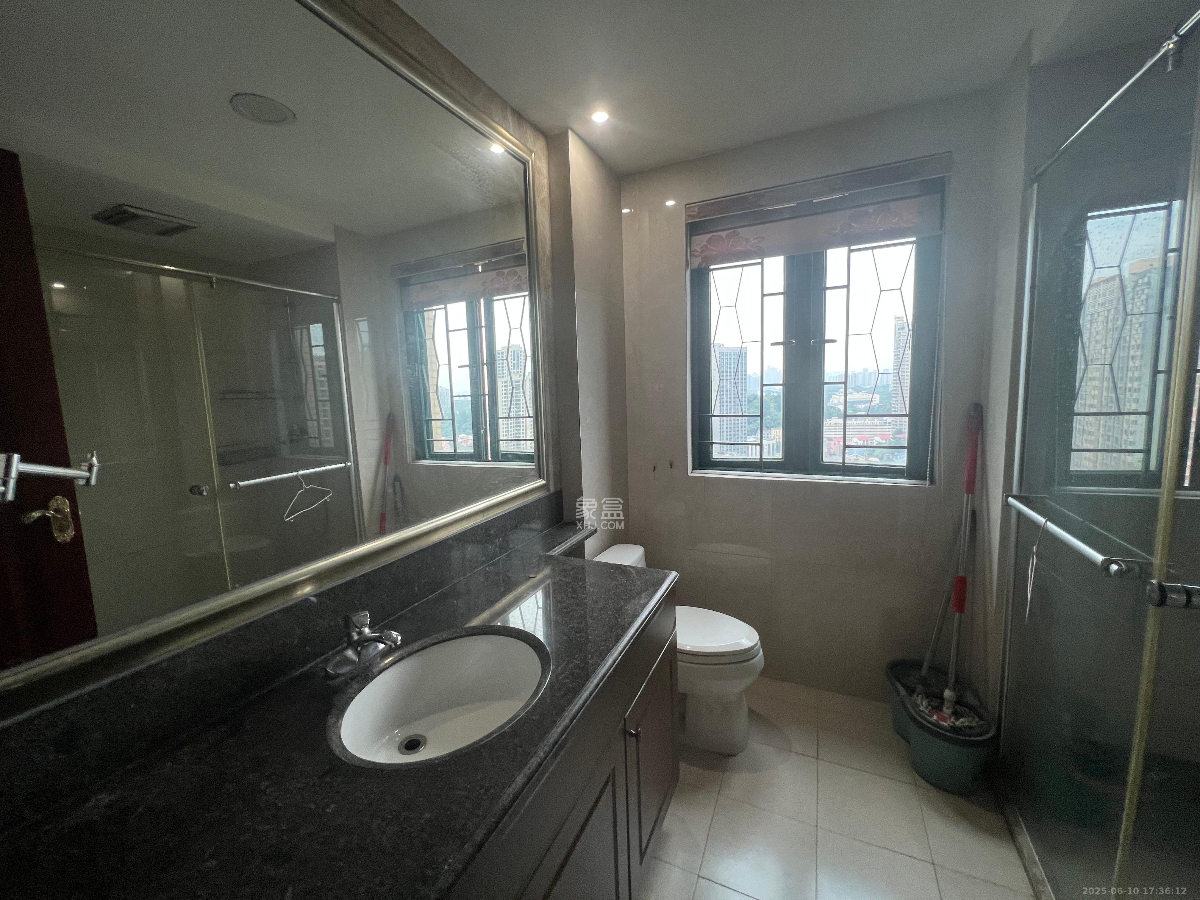 恒大雅苑 3室2厅2卫 2750.0元/月 恒大雅苑 3室2厅2卫 2750.0元/月室内图