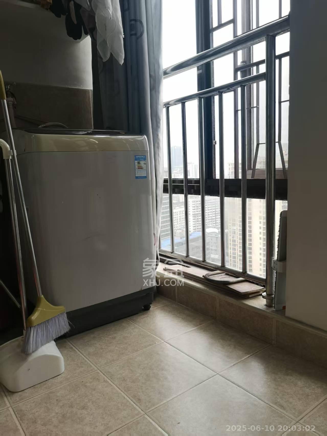 铂宫  2室1厅1卫   3200.00元/月室内图1