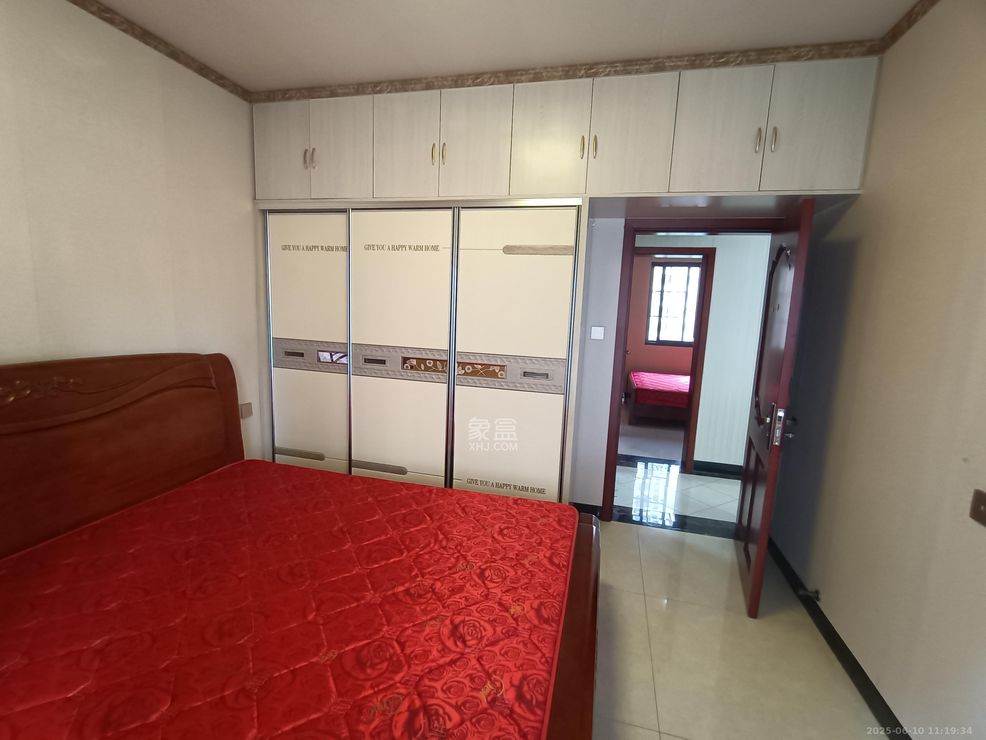 钱隆世家  3室2厅1卫    2200.0元/月 钱隆世家  3室2厅1卫    2200.0元/月室内图