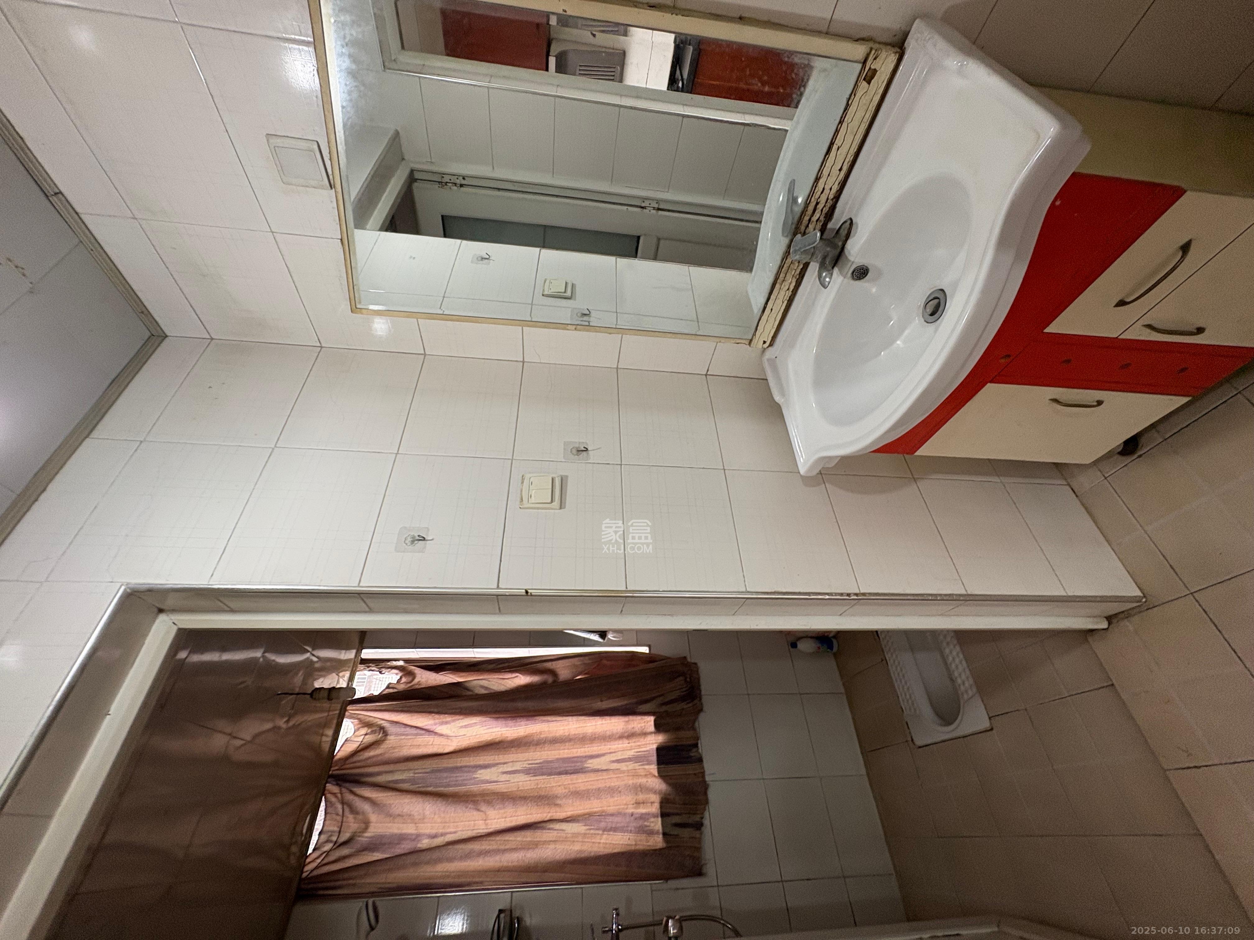 荷叶小区 2室2厅1卫 1400.00元/月 荷叶小区 2室2厅1卫 1400.00元/月室内图