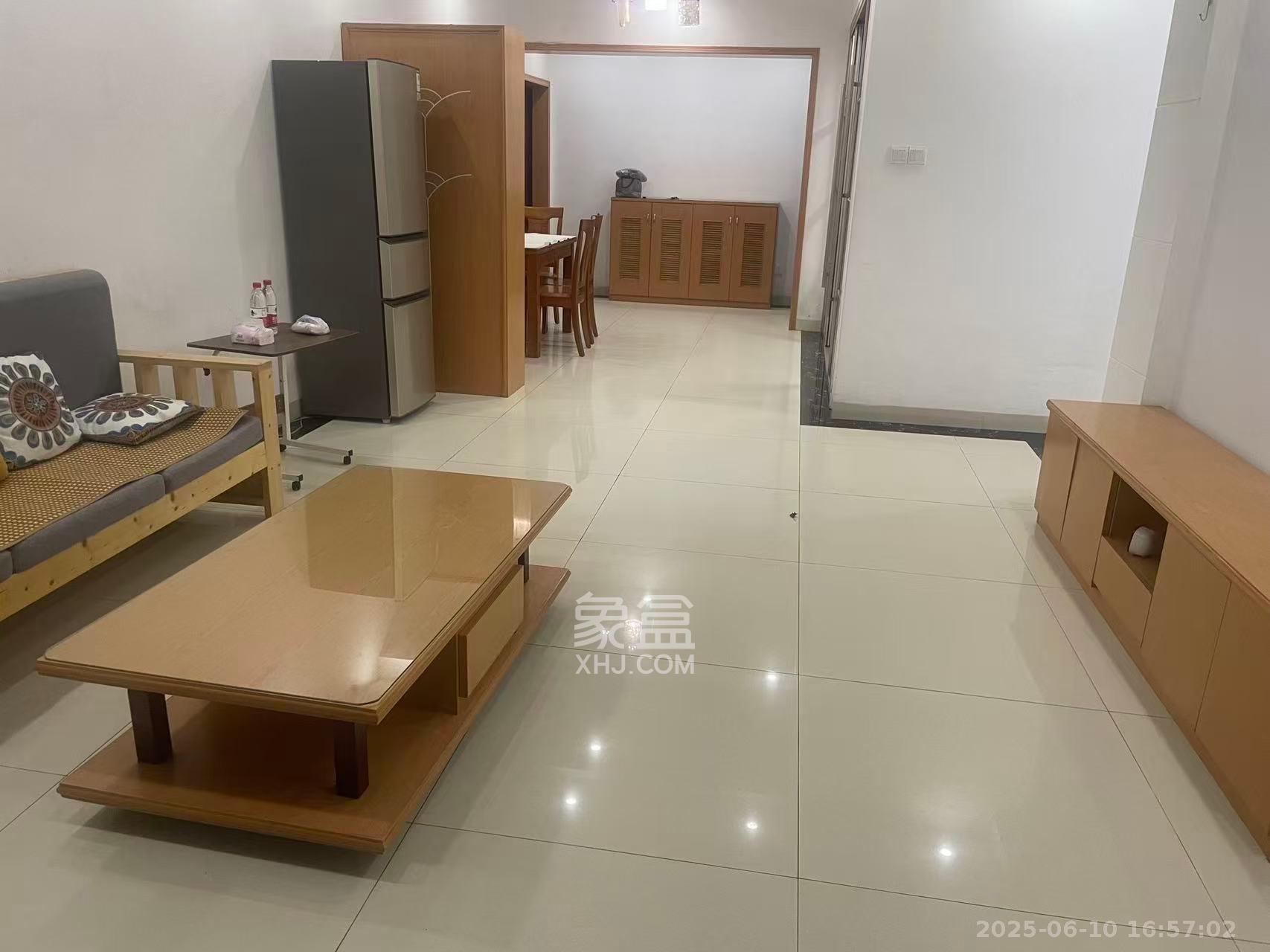 家兴苑  3室2厅1卫   2400.00元/月室内图
