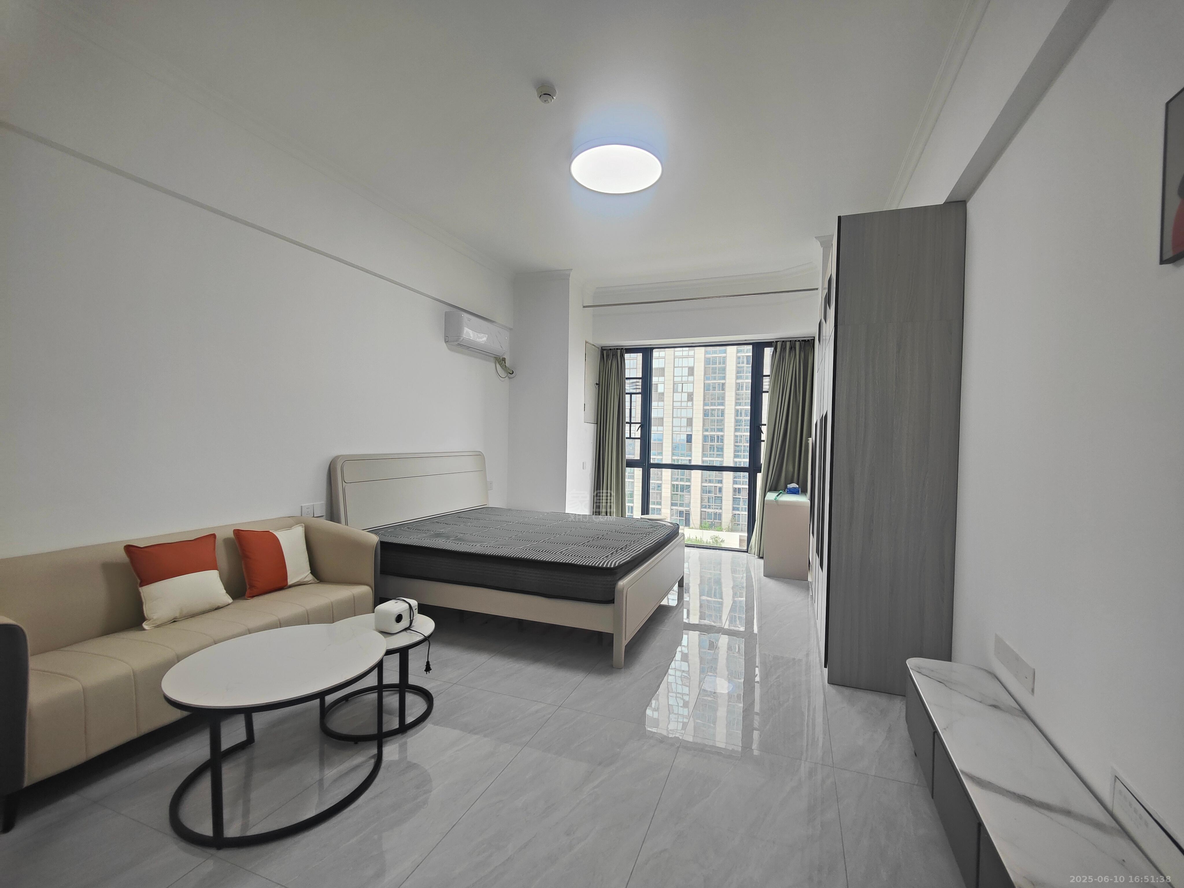 朗廷览江 1室1厅1卫 1600.0元/月 朗廷览江 1室1厅1卫 1600.0元/月室内图