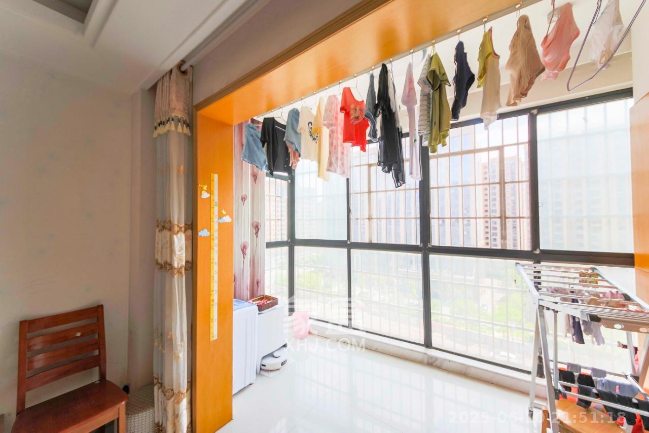 康斯丹郡(融程领秀佳园)  3室2厅1卫    2000.0元/月 康斯丹郡(融程领秀佳园)  3室2厅1卫    2000.0元/月室内图